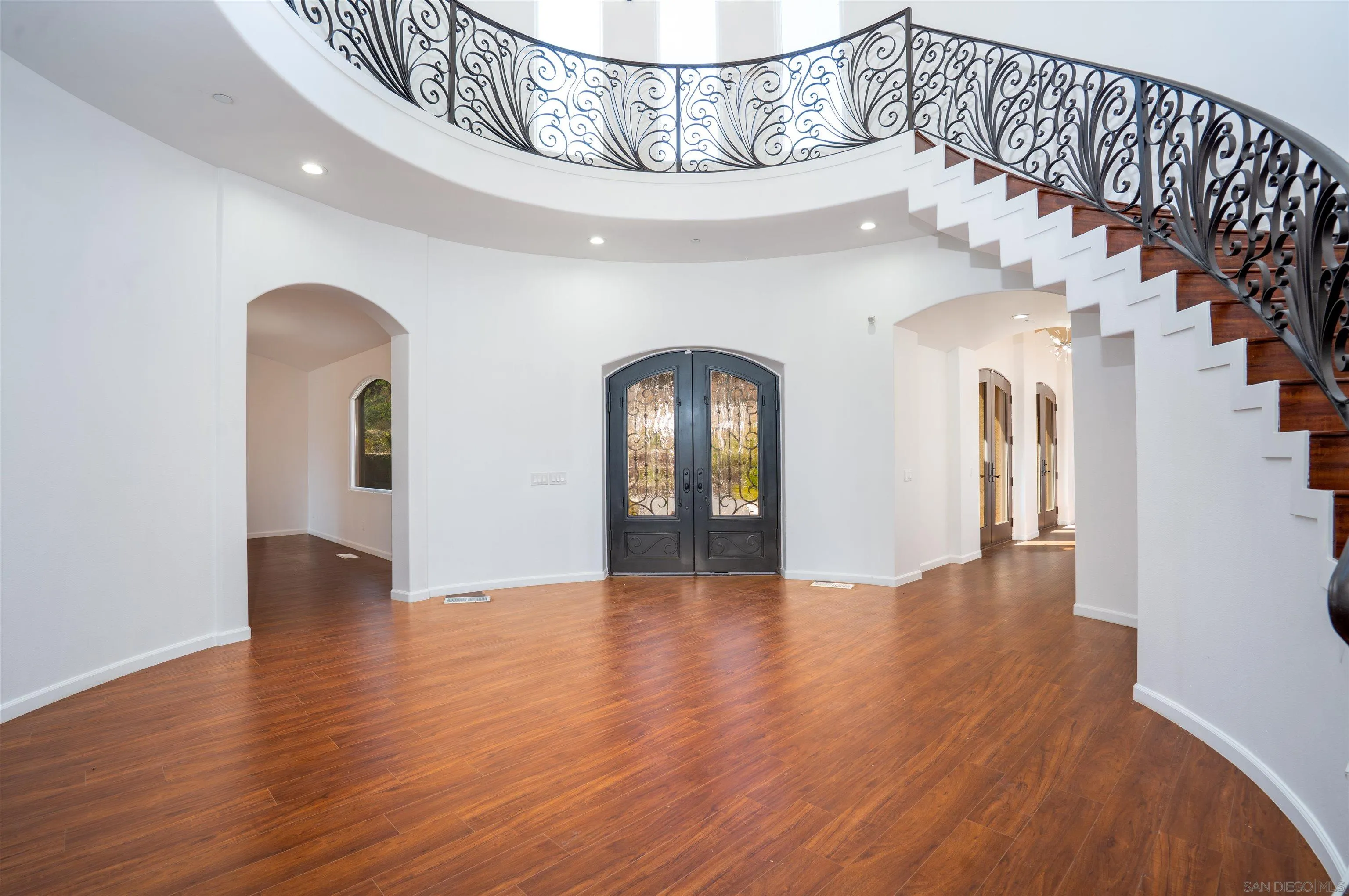 https://cdn.realtyfeed.com/cdn/127/250041748/130cd2a4962295443be7d9226001f57e.webp