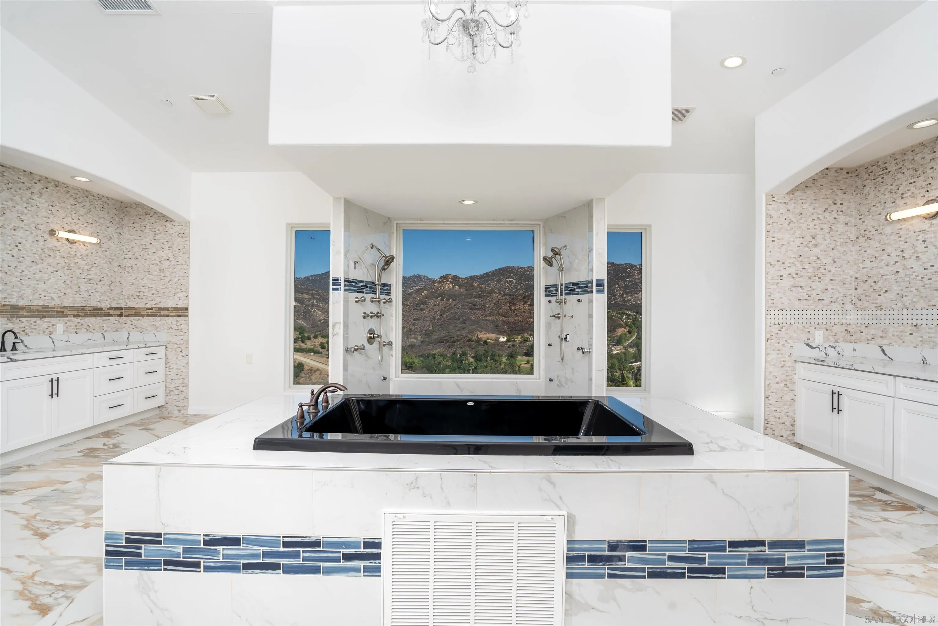https://cdn.realtyfeed.com/cdn/127/250041748/19b056e1401ac66dab3041b8da2e1ae9.webp