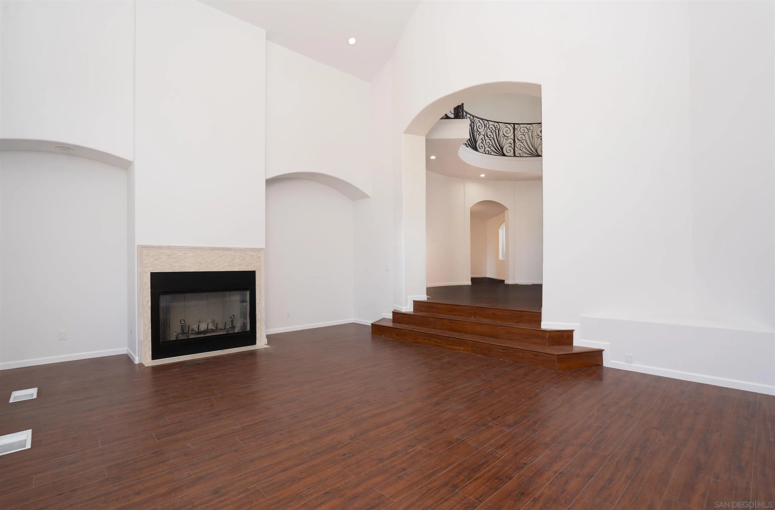 https://cdn.realtyfeed.com/cdn/127/250041748/5e9fed0567a515fc8c5859a0a3f0efae.webp
