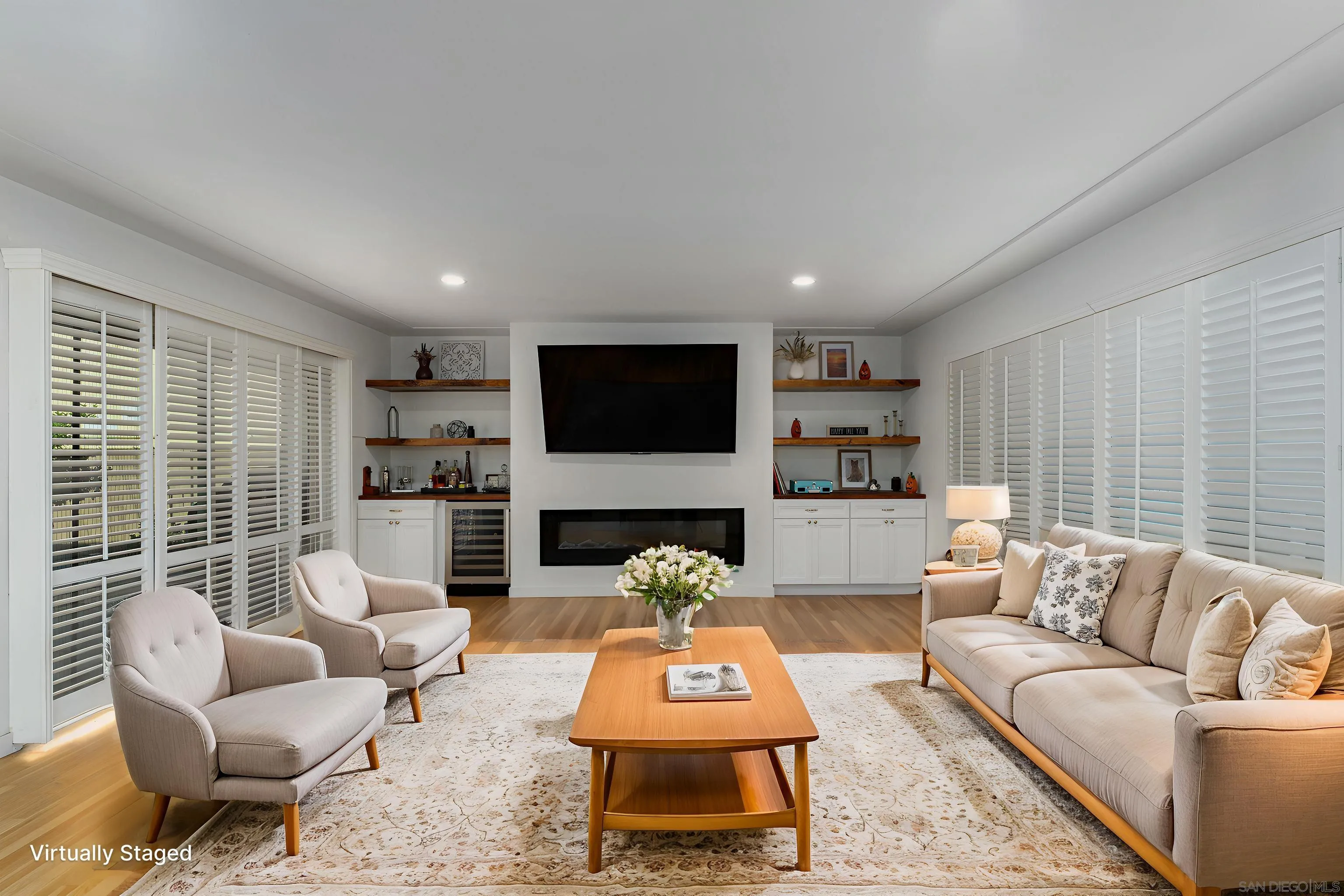 https://cdn.realtyfeed.com/cdn/127/250041753/3f08f419ab2563384f8ed2f3ab884458.webp