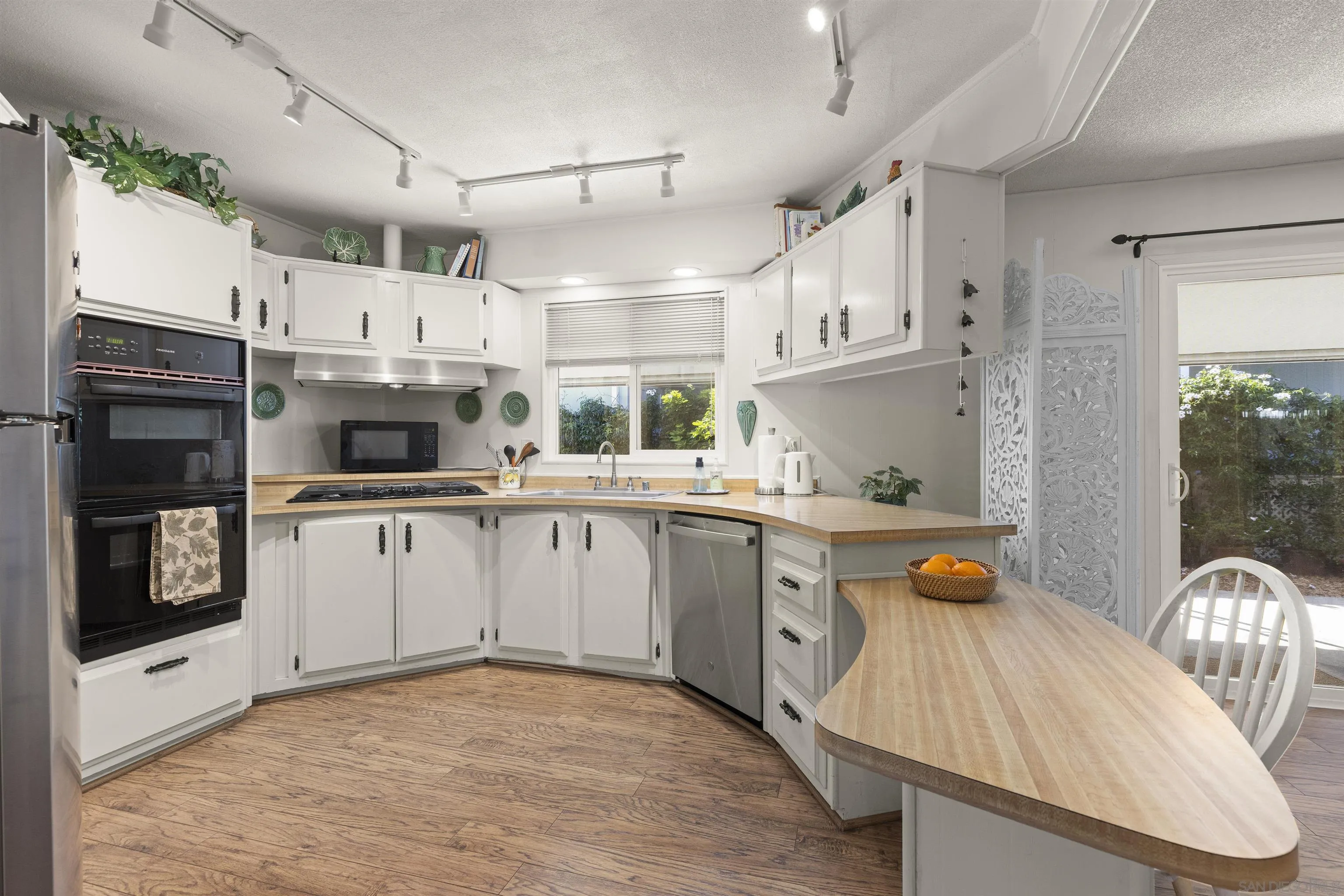 https://cdn.realtyfeed.com/cdn/127/250041754/8b7ebea1b72c2e669a76c5f7f5763114.webp