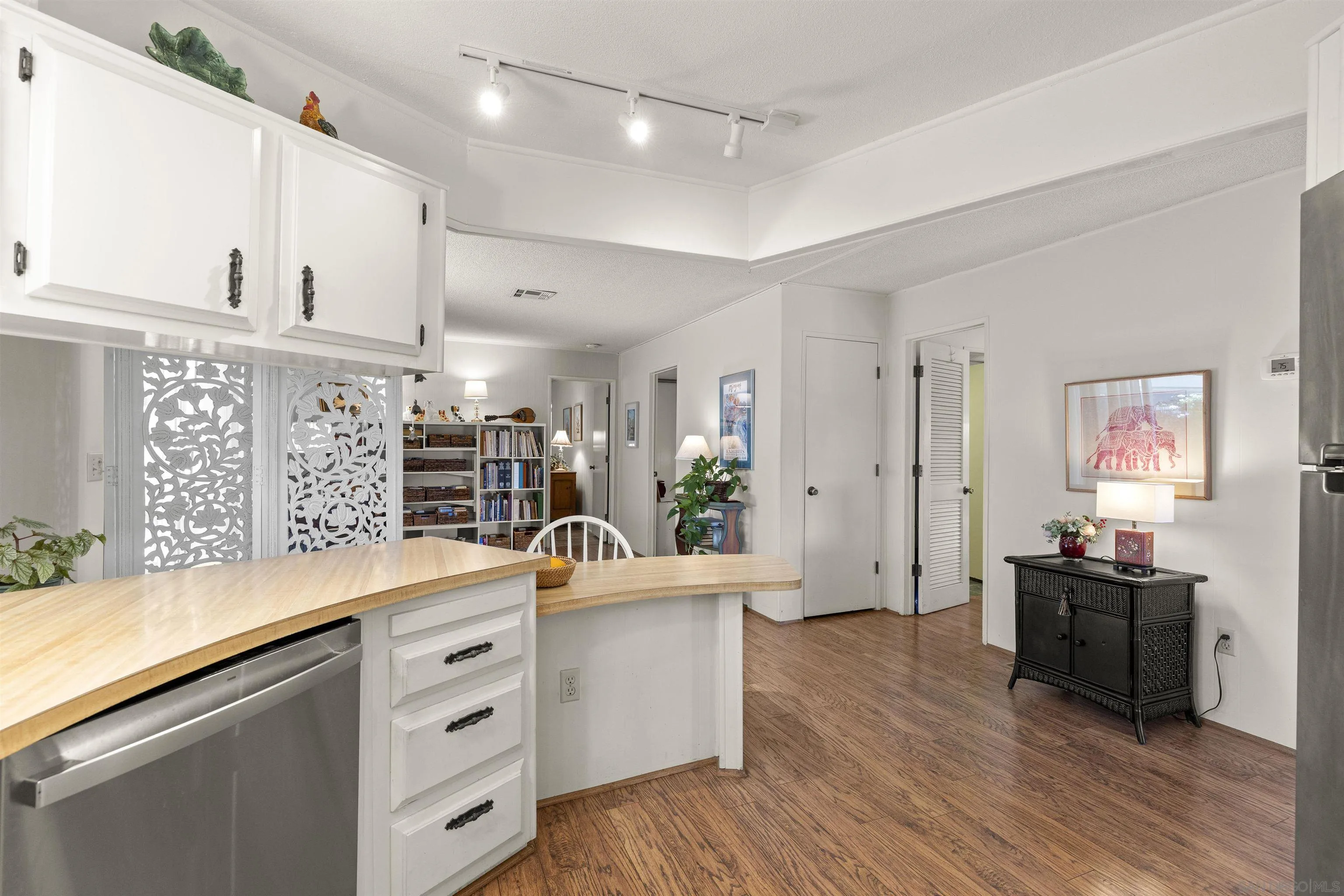 https://cdn.realtyfeed.com/cdn/127/250041754/be6d2be2fd6602e883c0d65c1d92f657.webp