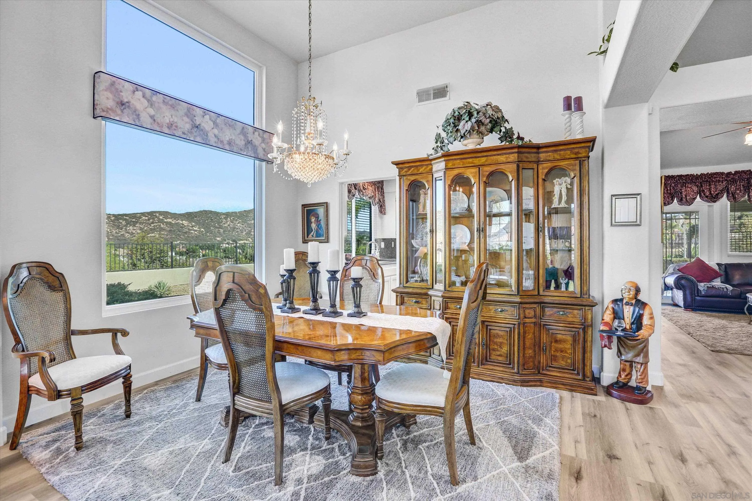 https://cdn.realtyfeed.com/cdn/127/250041757/714324e60f1026e6f301c4d42aaa013d.webp