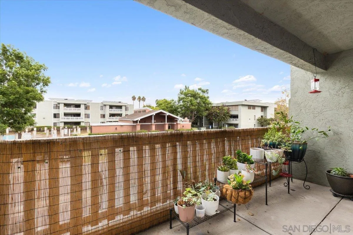 https://cdn.realtyfeed.com/cdn/127/250041764/c93acd22f5b27a974e4bfa37f1961e77.webp