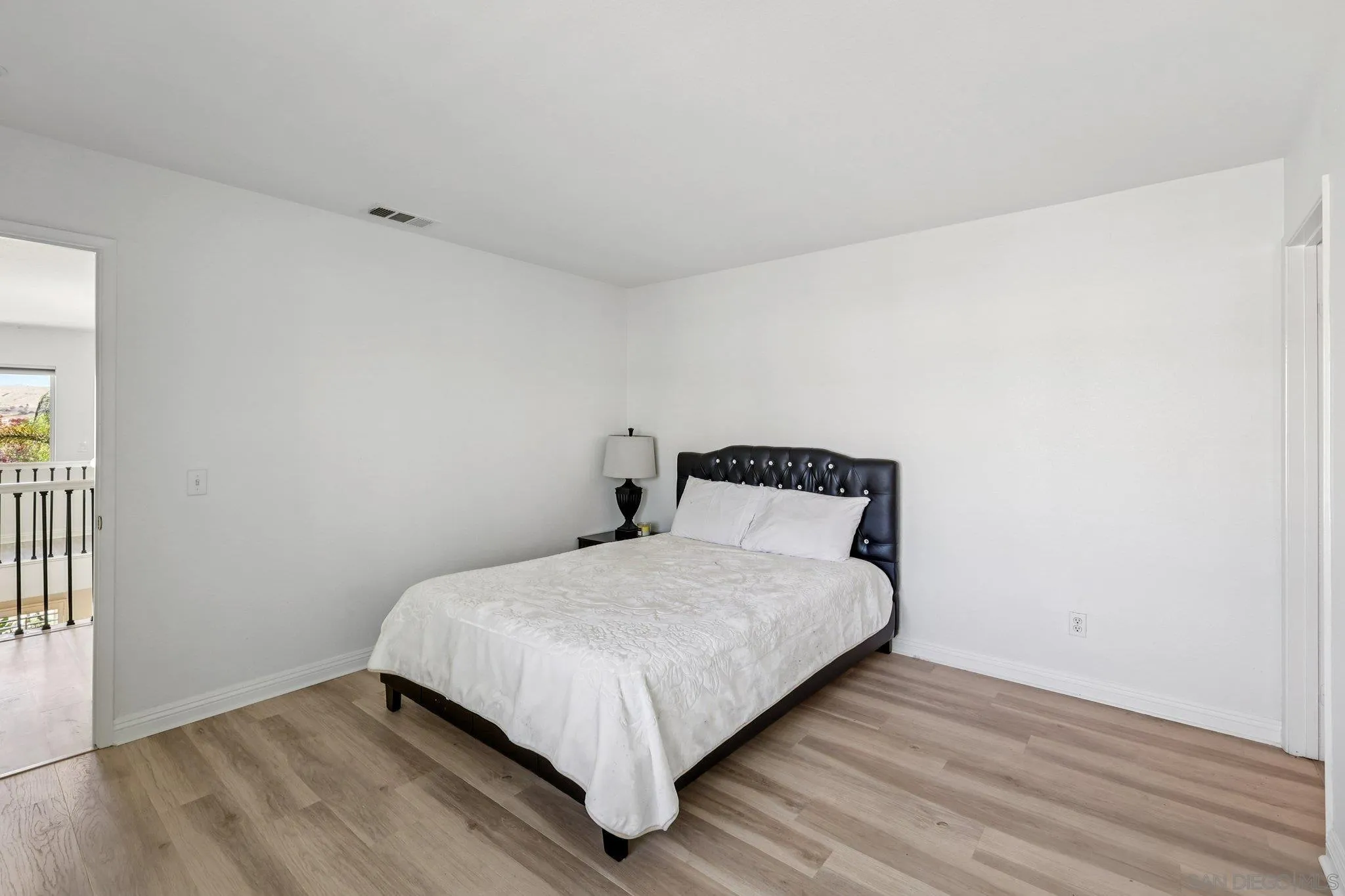 https://cdn.realtyfeed.com/cdn/127/250041768/ff3e7d857065653c6ead62ad6c8edb9c.webp