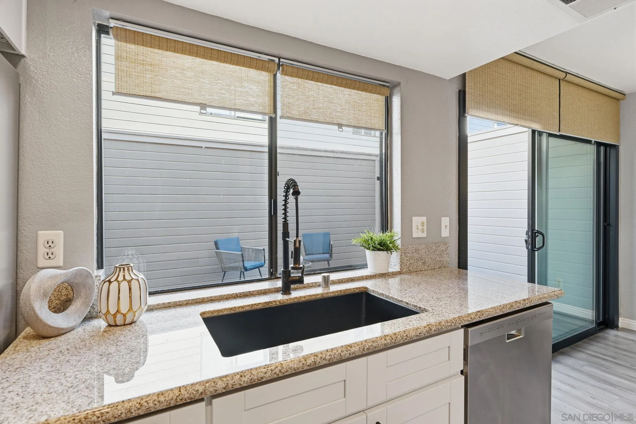 https://cdn.realtyfeed.com/cdn/127/250041770/0c2c368d38173f9c20288c17fabf55f5.webp