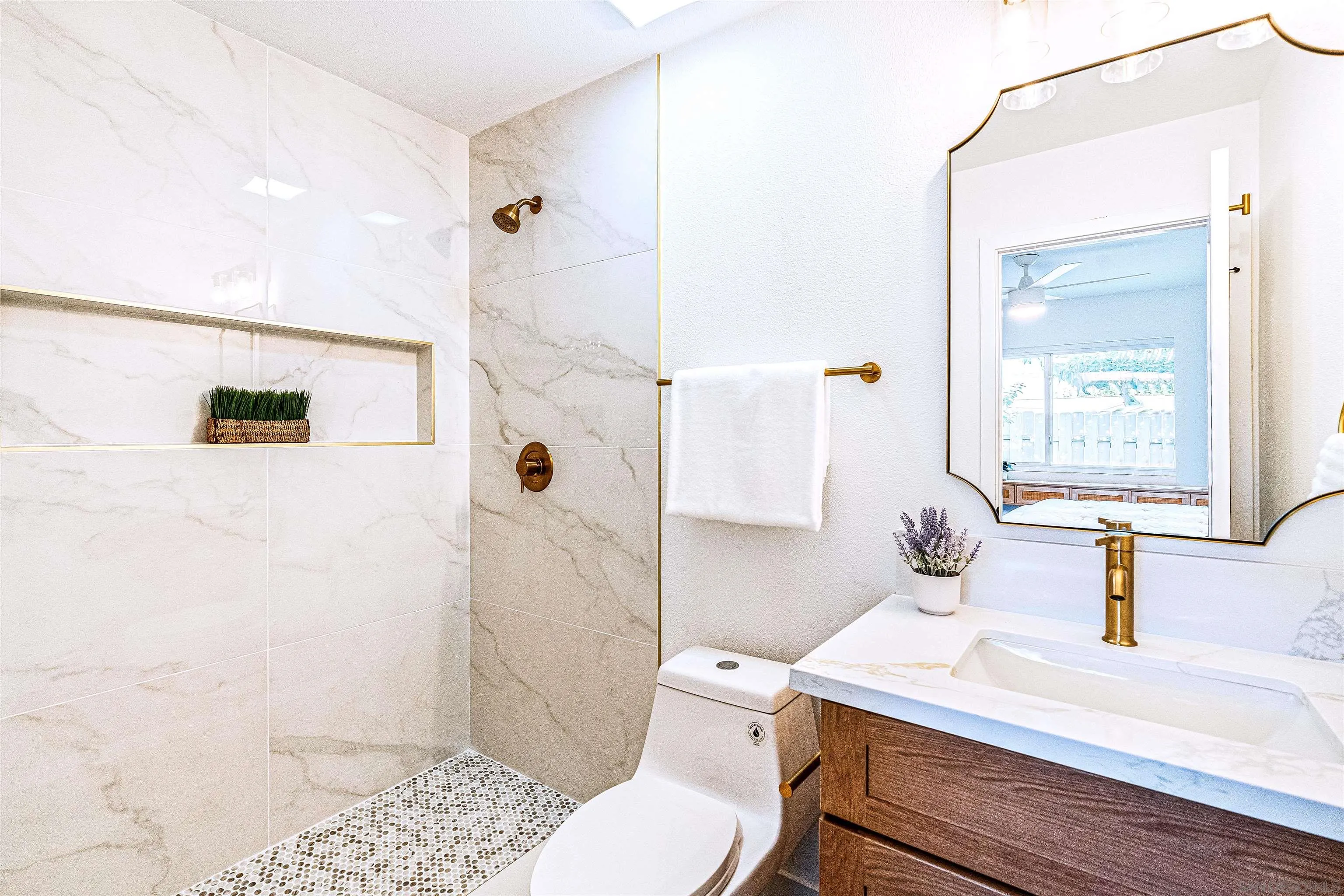 https://cdn.realtyfeed.com/cdn/127/250041783/086c78b379d16dbae1f8c5a2cb897543.webp