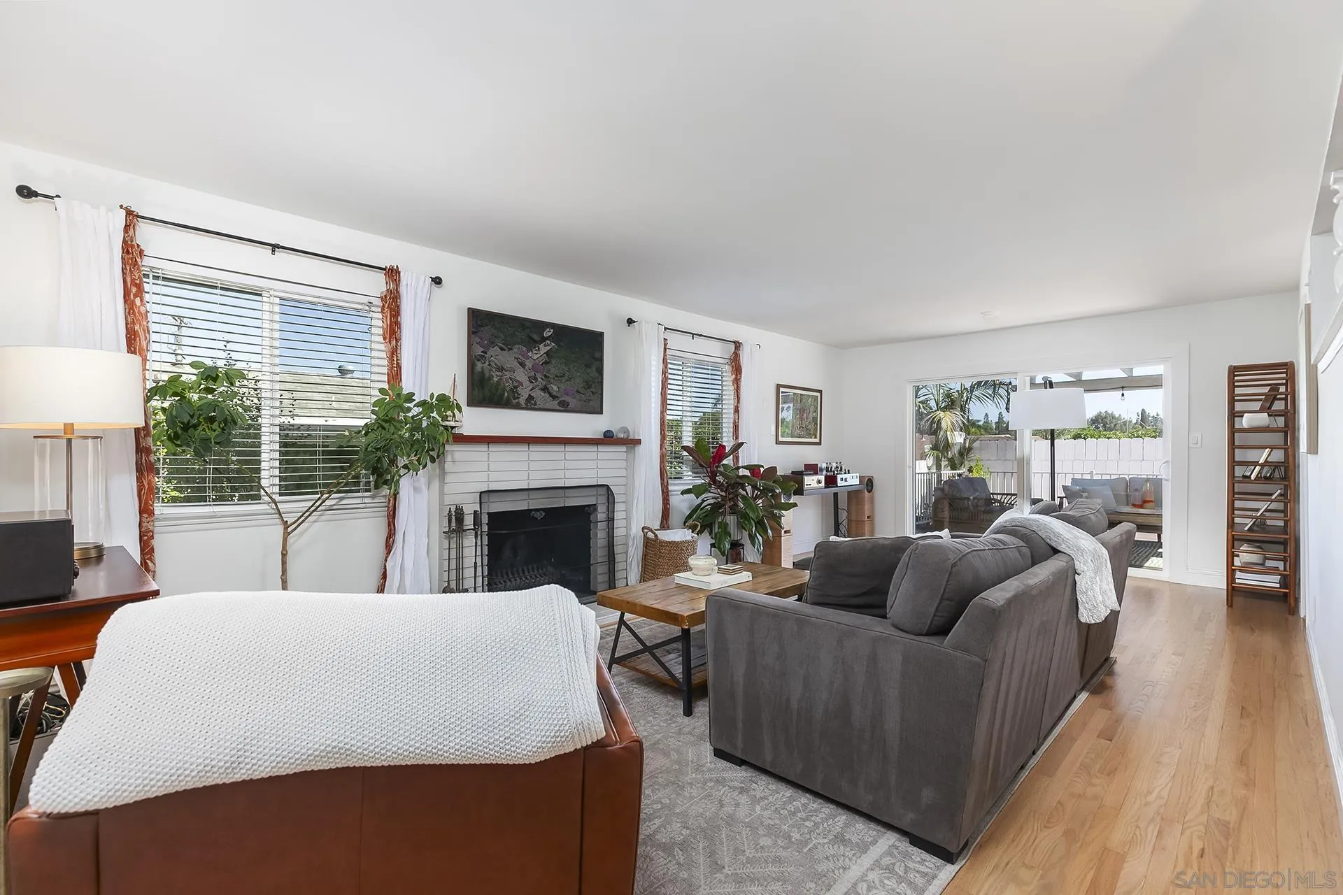 https://cdn.realtyfeed.com/cdn/127/250041784/ad211b9ecf8c44d26f068e284a1d8149.webp