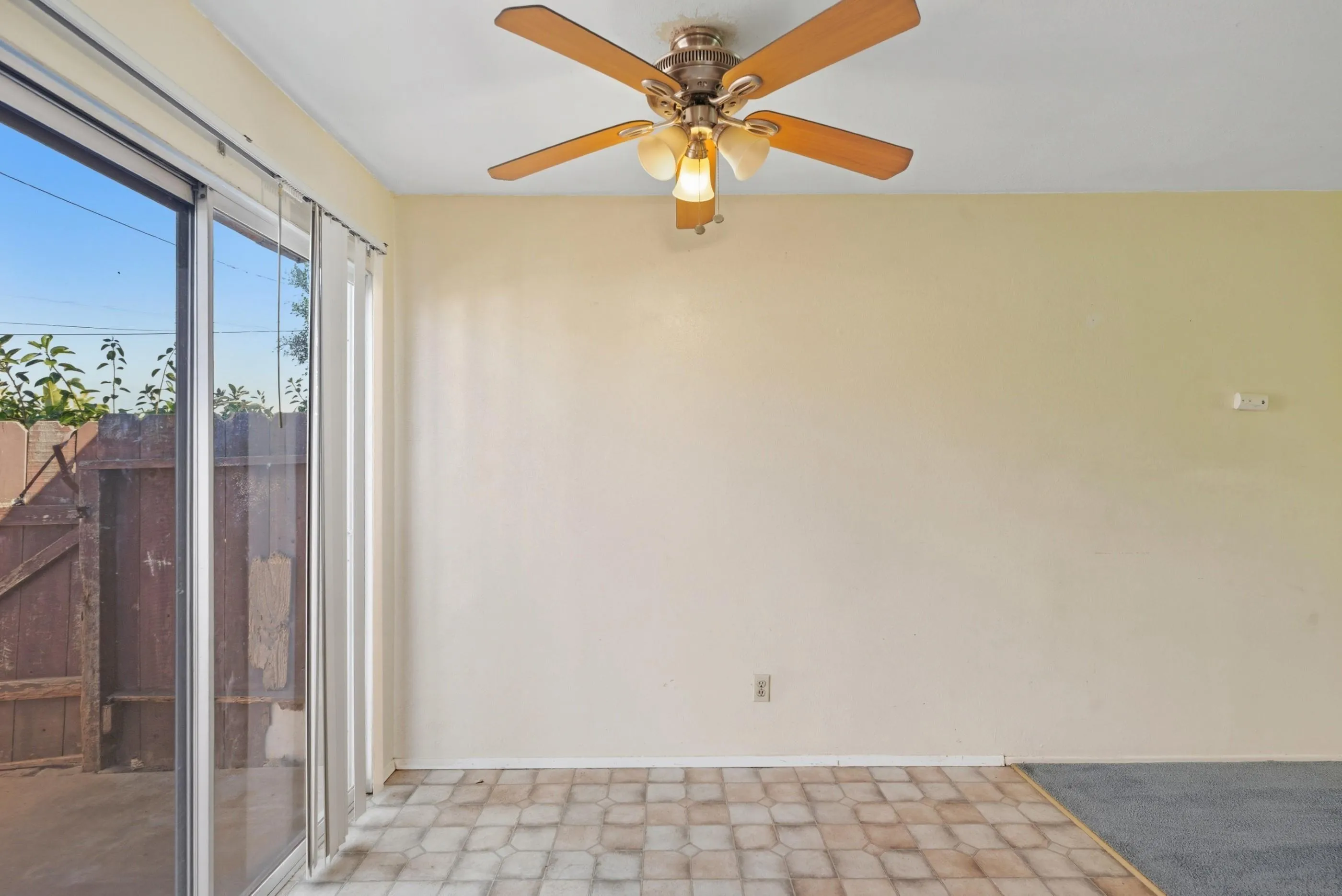 https://cdn.realtyfeed.com/cdn/127/250041793/97f6fcf68d85d6e7b600af417b5efec1.webp