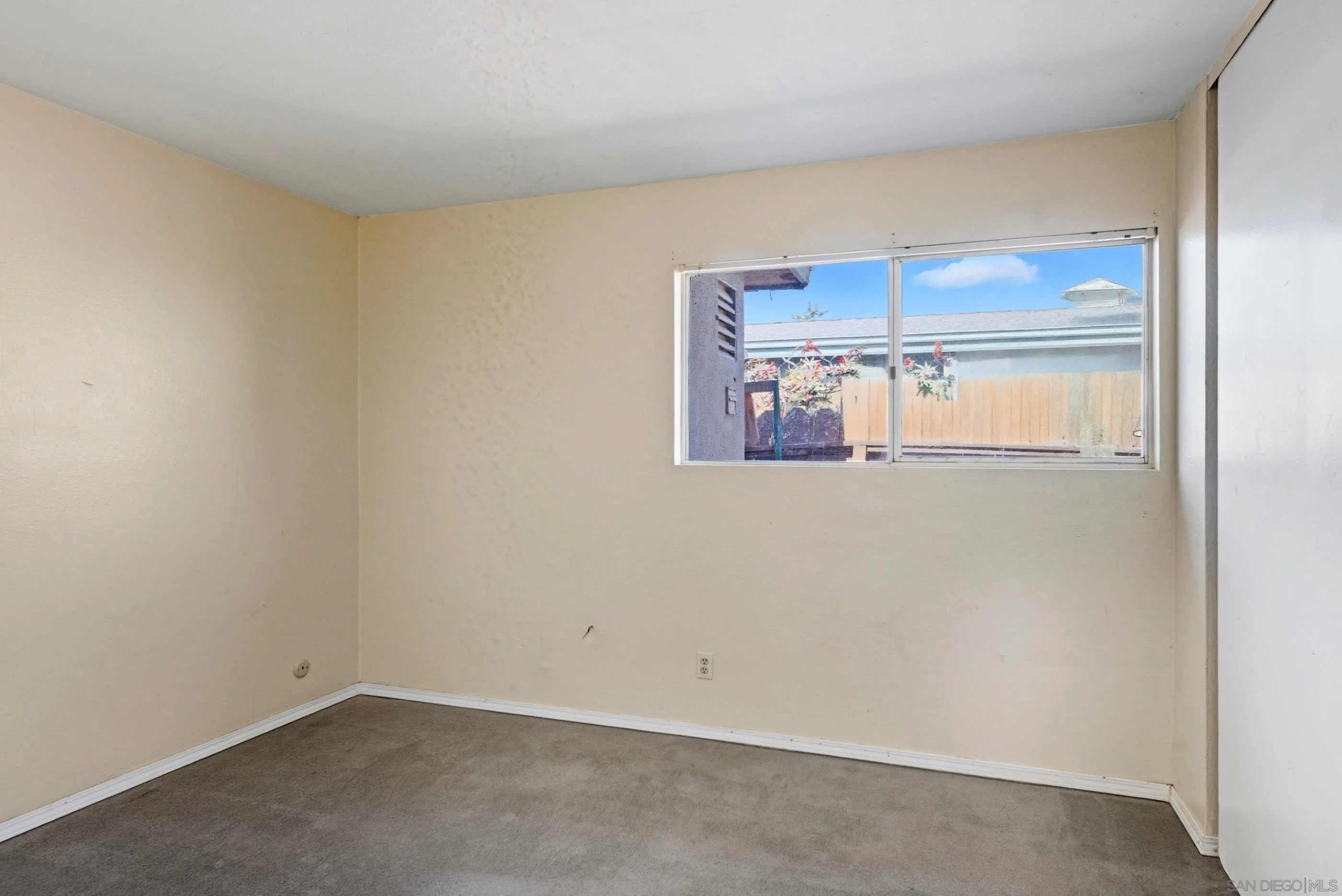 https://cdn.realtyfeed.com/cdn/127/250041793/b1a3958b298a7042f82b987326ff110f.webp