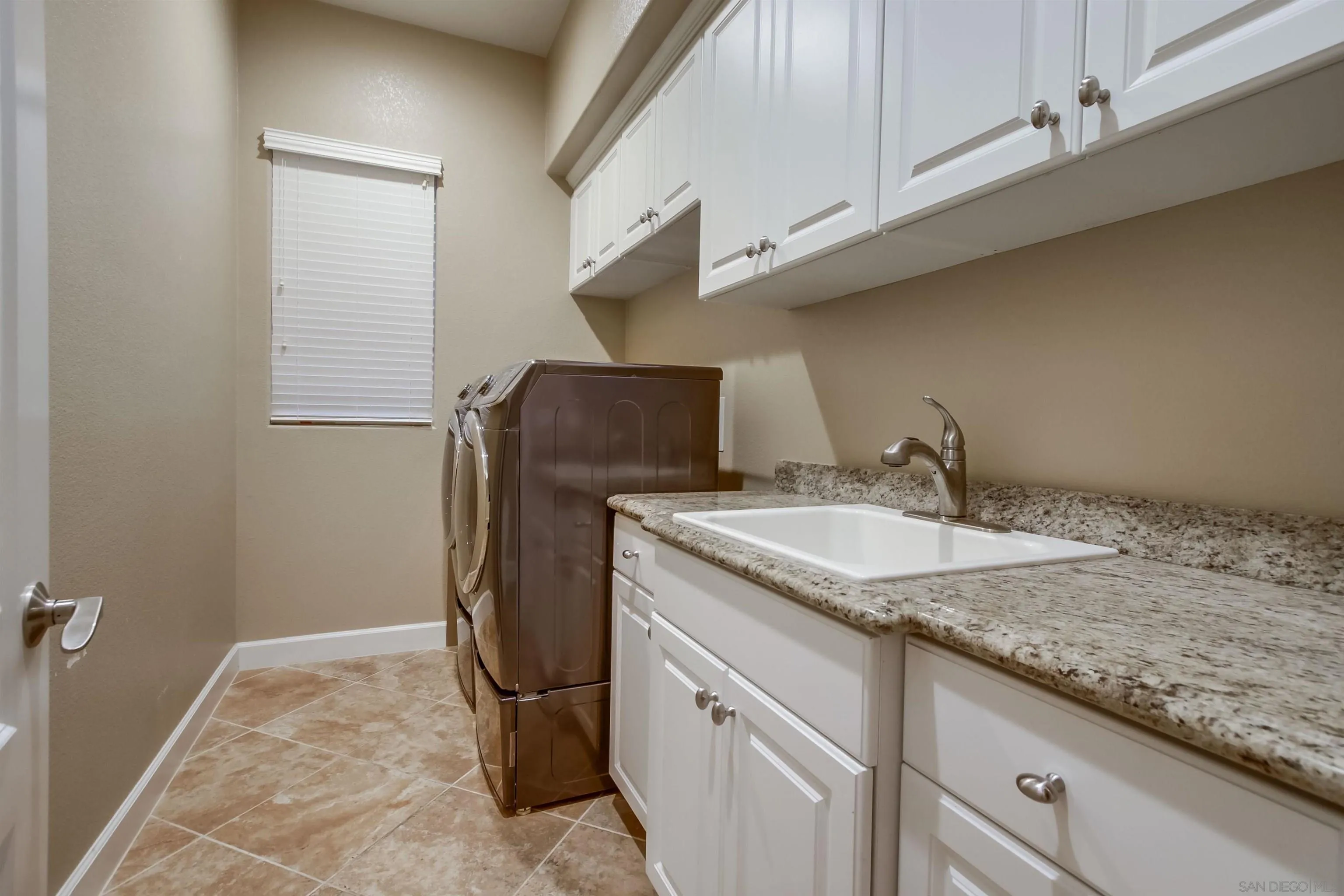 https://cdn.realtyfeed.com/cdn/127/250041795/34c813606cb15d5f97547883489549c9.webp