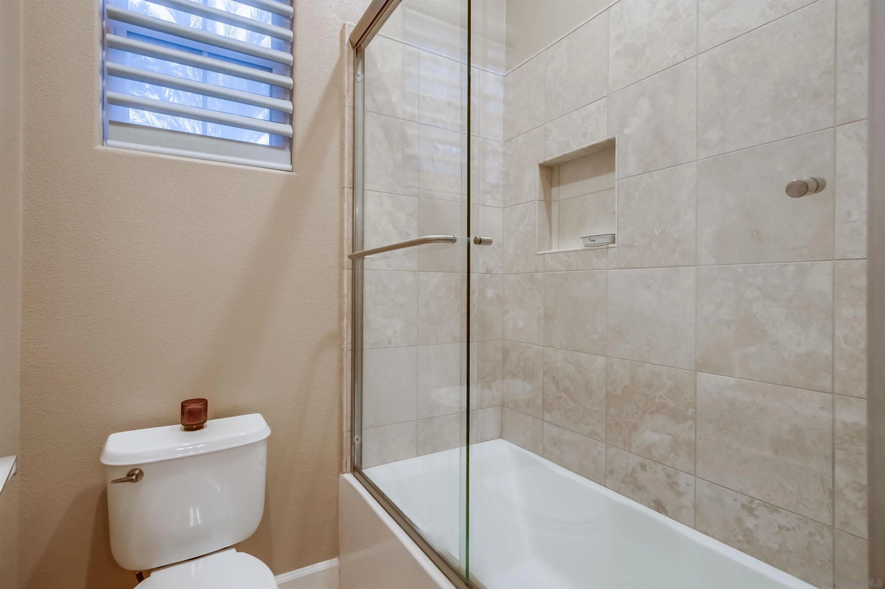 https://cdn.realtyfeed.com/cdn/127/250041795/59f5f6419c37ddcc7ff6d60b60db5485.webp