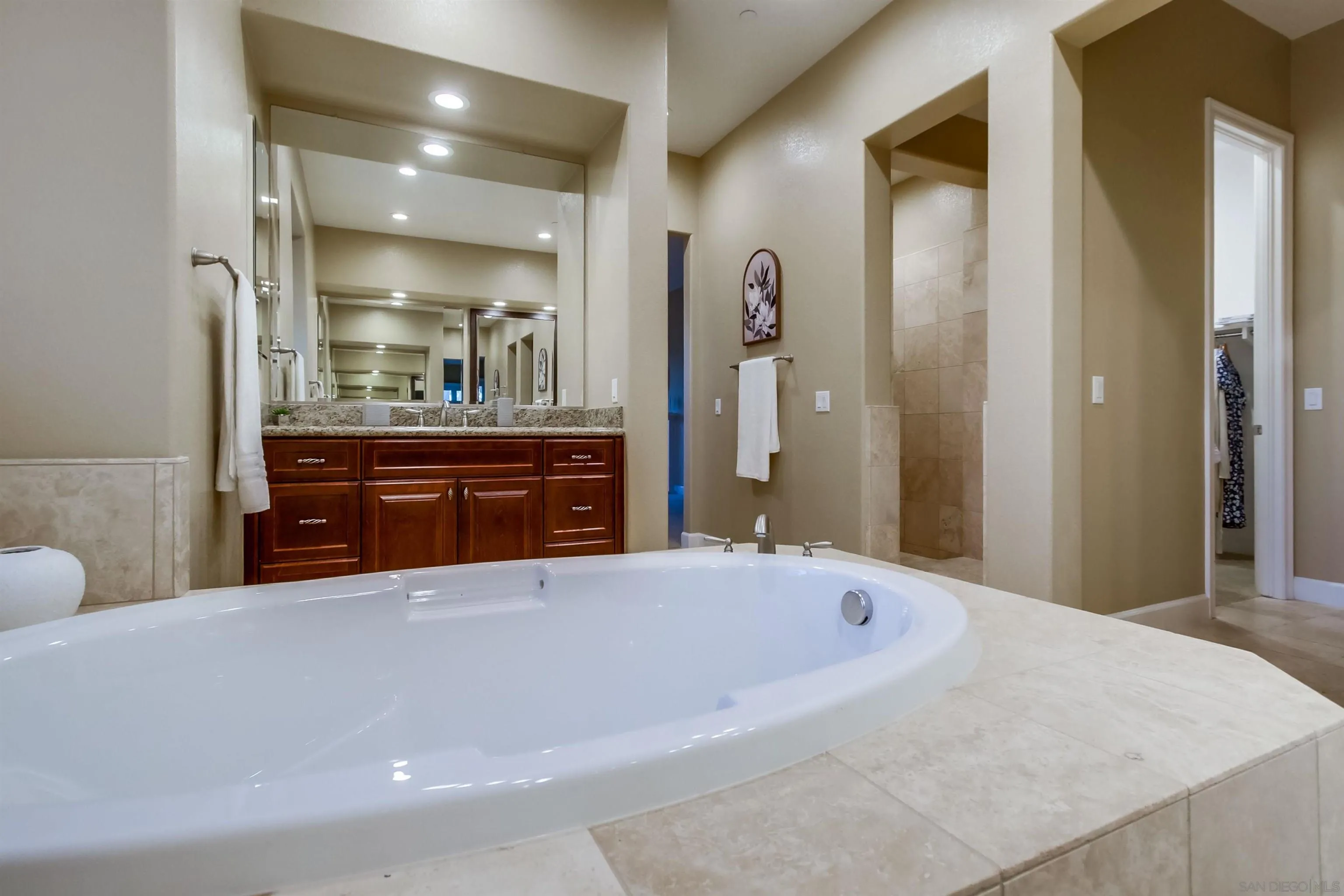 https://cdn.realtyfeed.com/cdn/127/250041795/b57ece60fb8f80833ac0c67ba6e76d35.webp