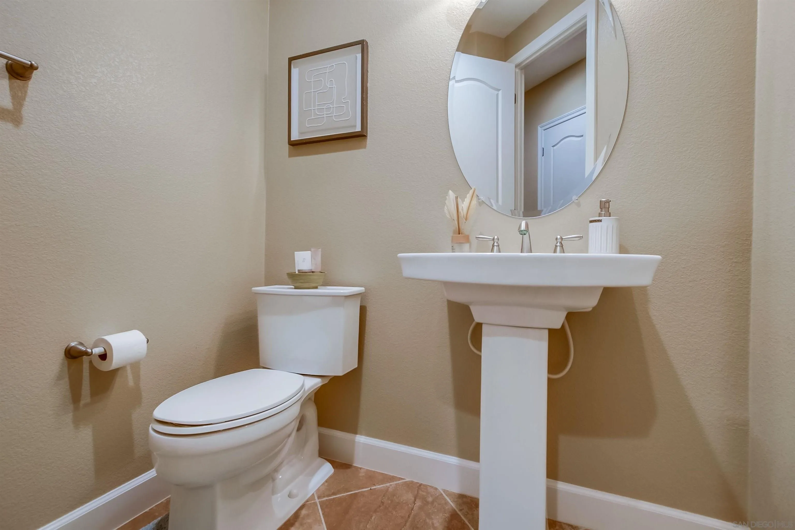 https://cdn.realtyfeed.com/cdn/127/250041795/f60990596e9c68da9861893989be70d5.webp
