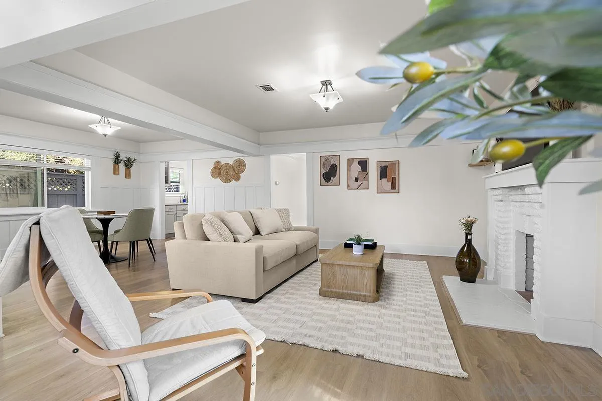 https://cdn.realtyfeed.com/cdn/127/250041799/12f22c538758c494dfbd94d6e48a49a2.webp