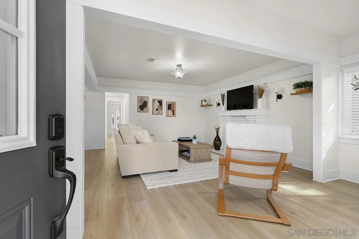 https://cdn.realtyfeed.com/cdn/127/250041799/33b0d9fe8513a6604e11cfa0eeea3a0f.webp