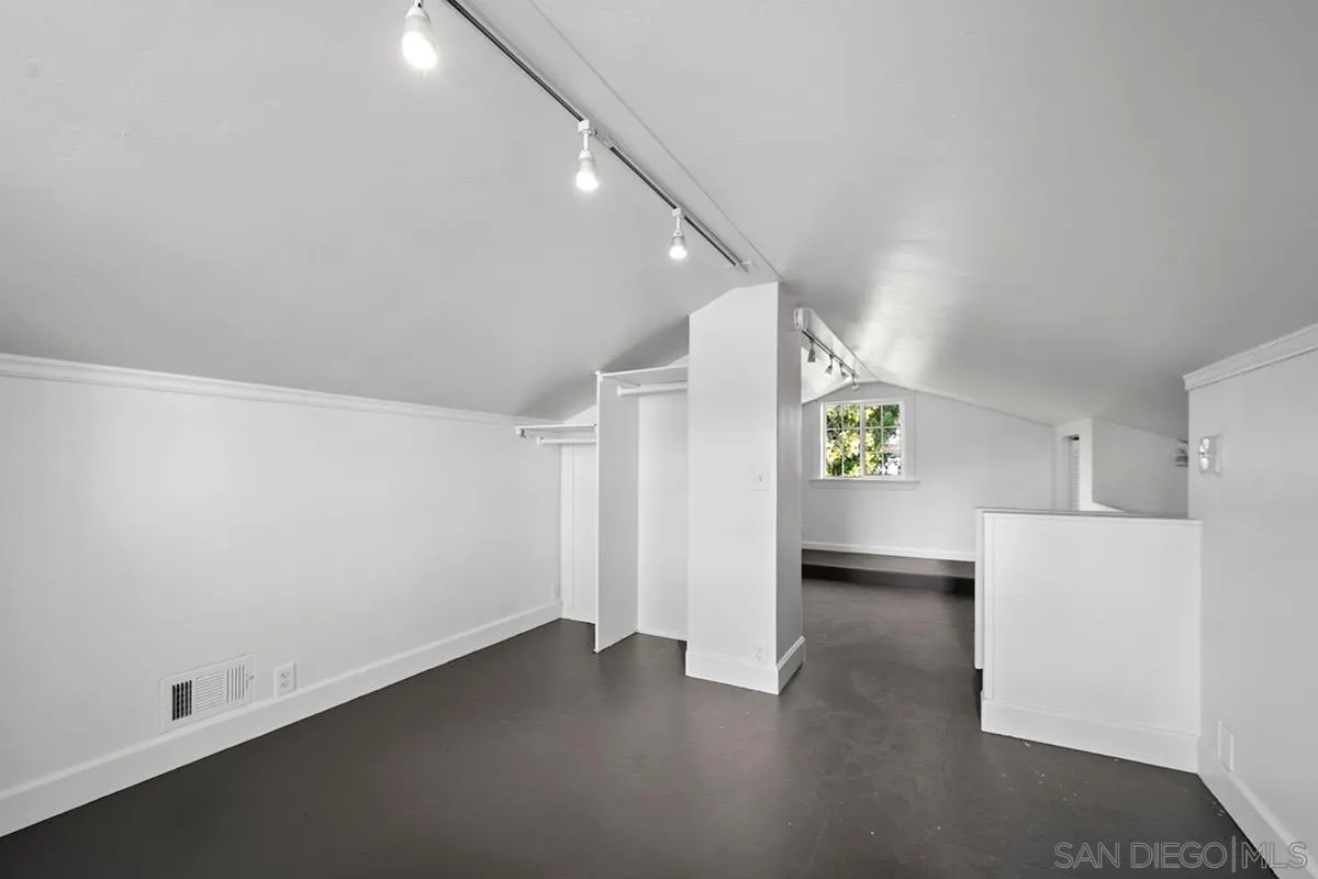 https://cdn.realtyfeed.com/cdn/127/250041799/846de0c5c378ce3ebc969e23d68b8d1f.webp