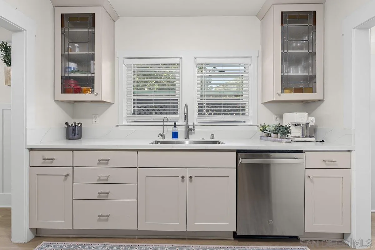 https://cdn.realtyfeed.com/cdn/127/250041799/d5731a4eea2fc6c6a76c9f6b392f5572.webp