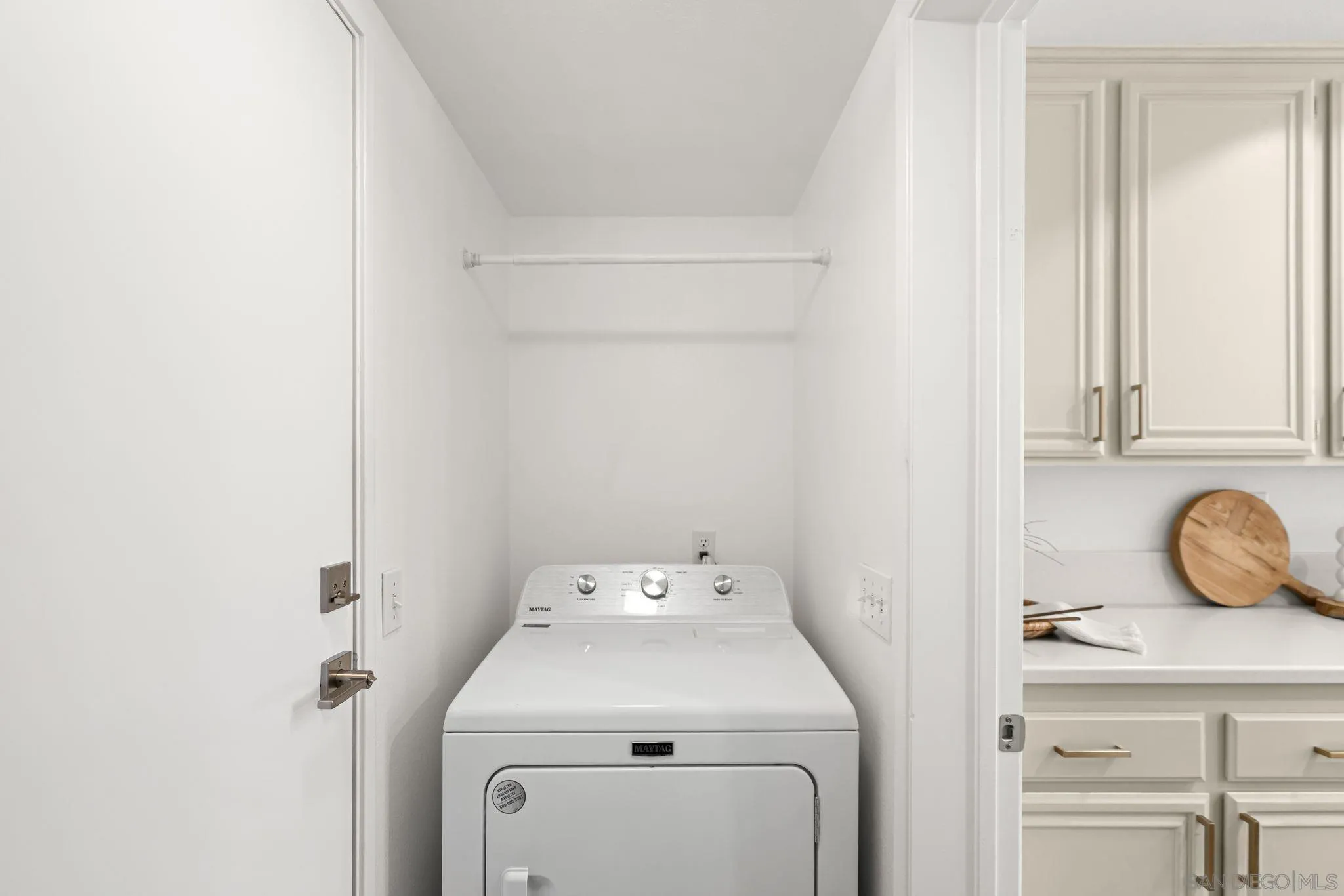 https://cdn.realtyfeed.com/cdn/127/250041808/0cc218713c1c5a4fe9e7ef8edd7de99c.webp