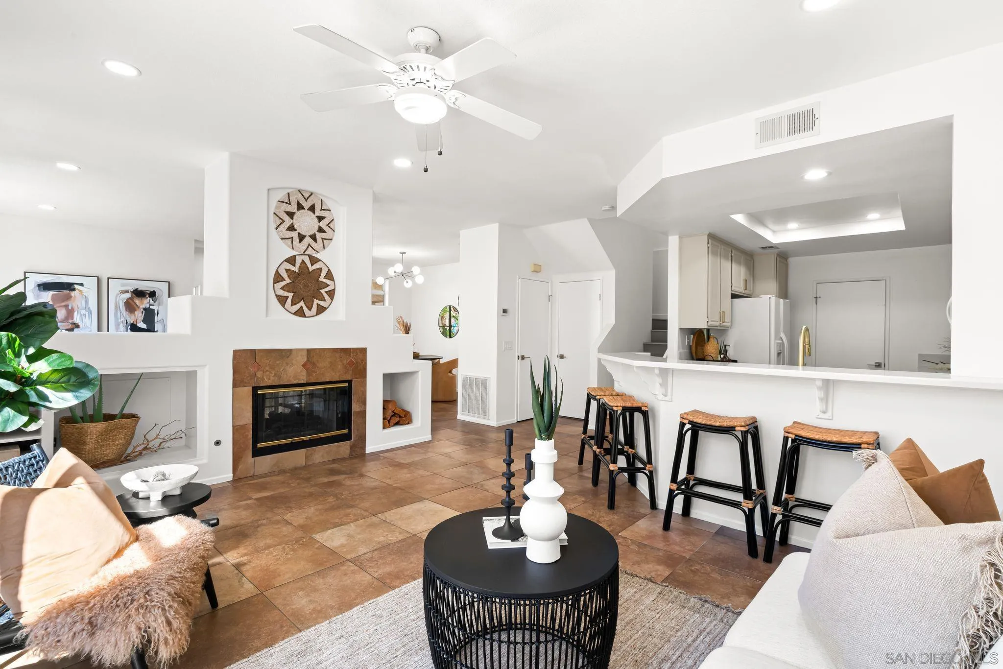 Photo #2: 250041808 Listing 