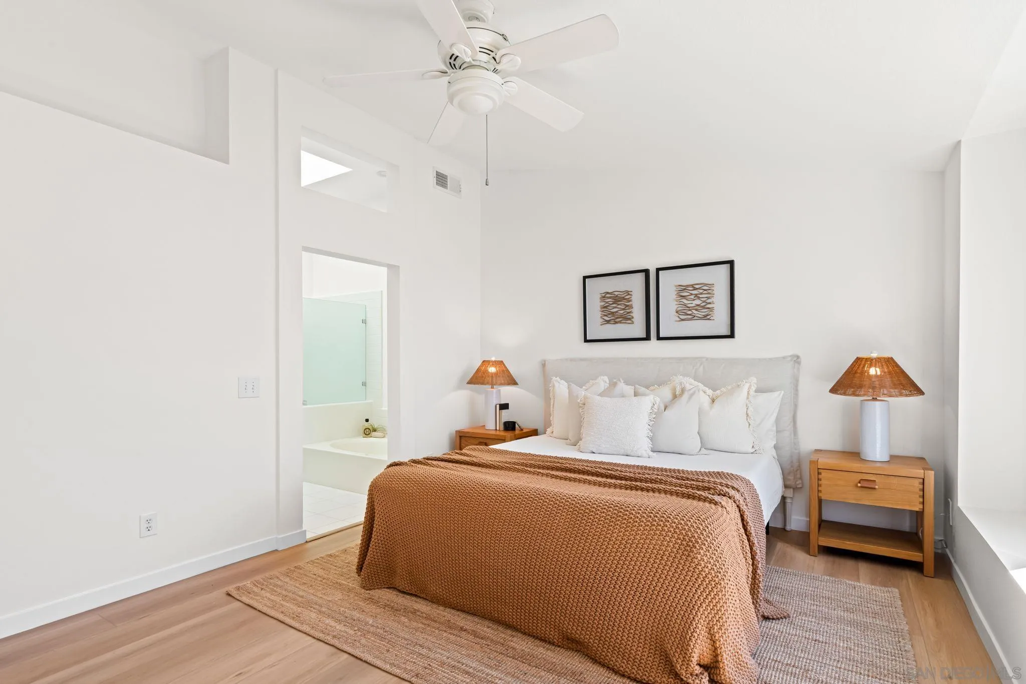 https://cdn.realtyfeed.com/cdn/127/250041808/a809deb621ee987e4a491554fbb32e5f.webp