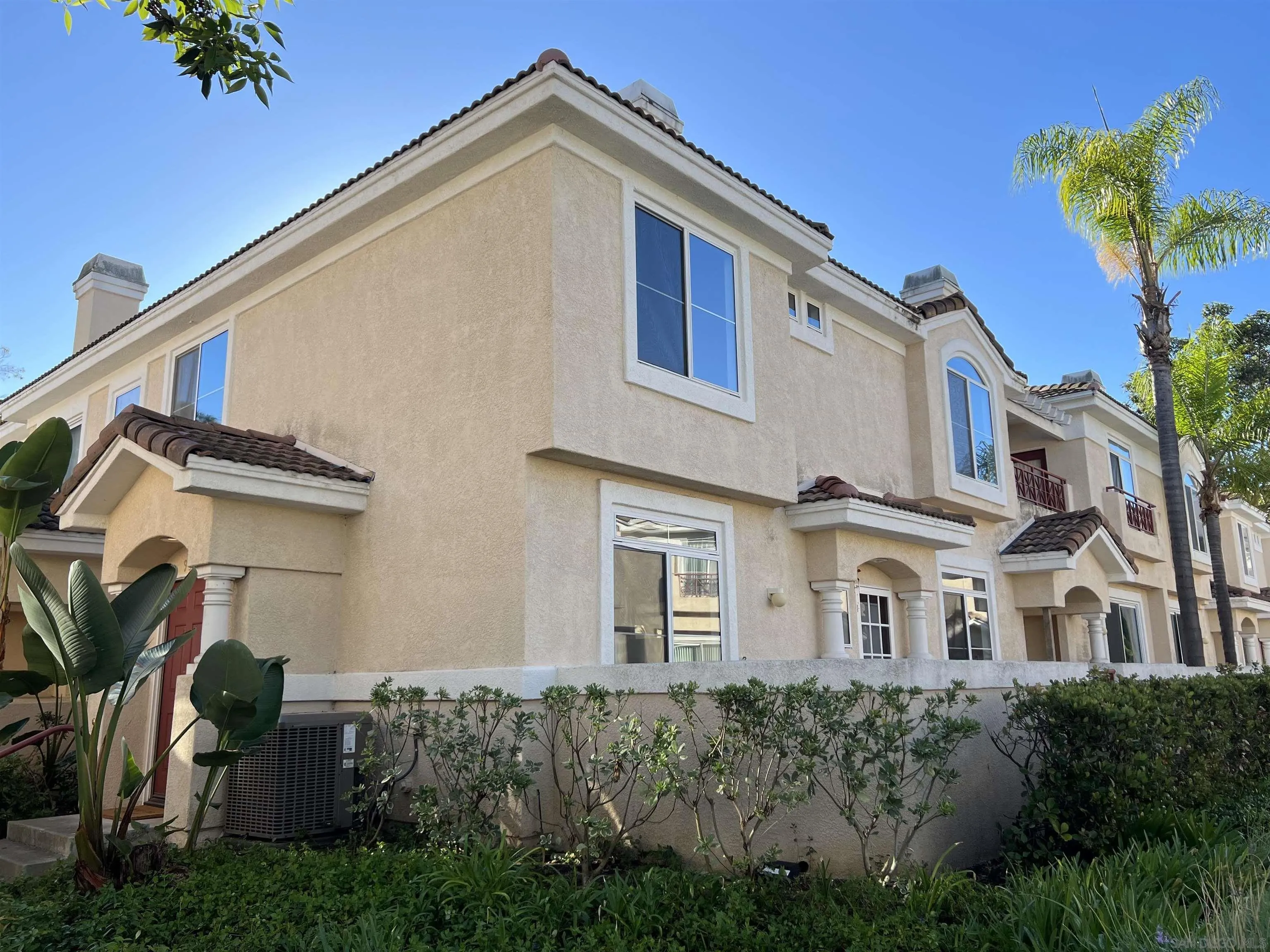 https://cdn.realtyfeed.com/cdn/127/250041808/fde221723e857658b2933cc1f65501eb.webp