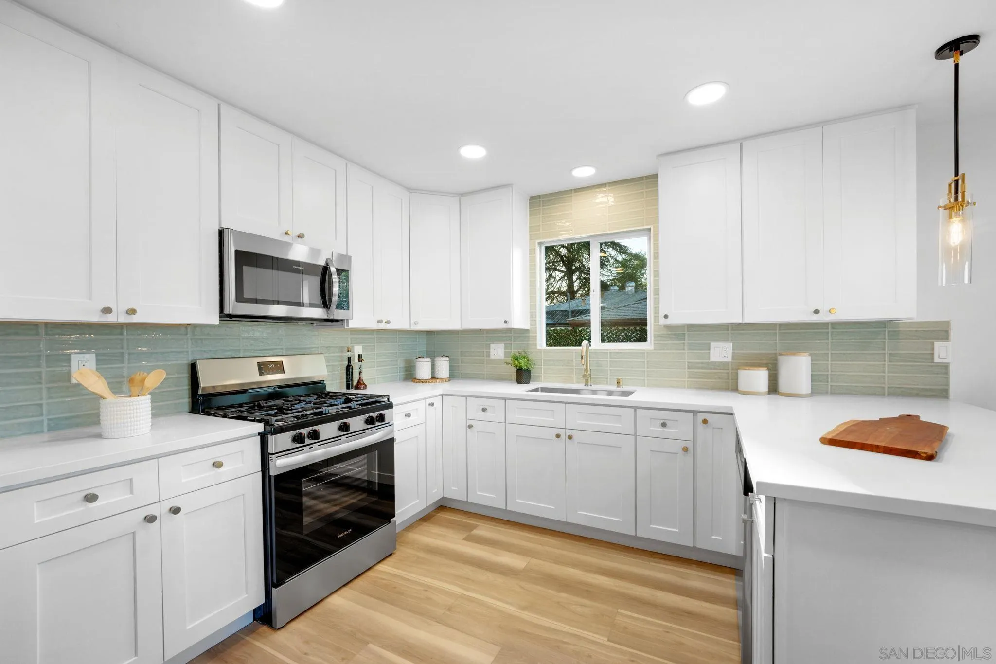 https://cdn.realtyfeed.com/cdn/127/250041810/1cf7a0f489db36c79296dc0c18bdc0d1.webp