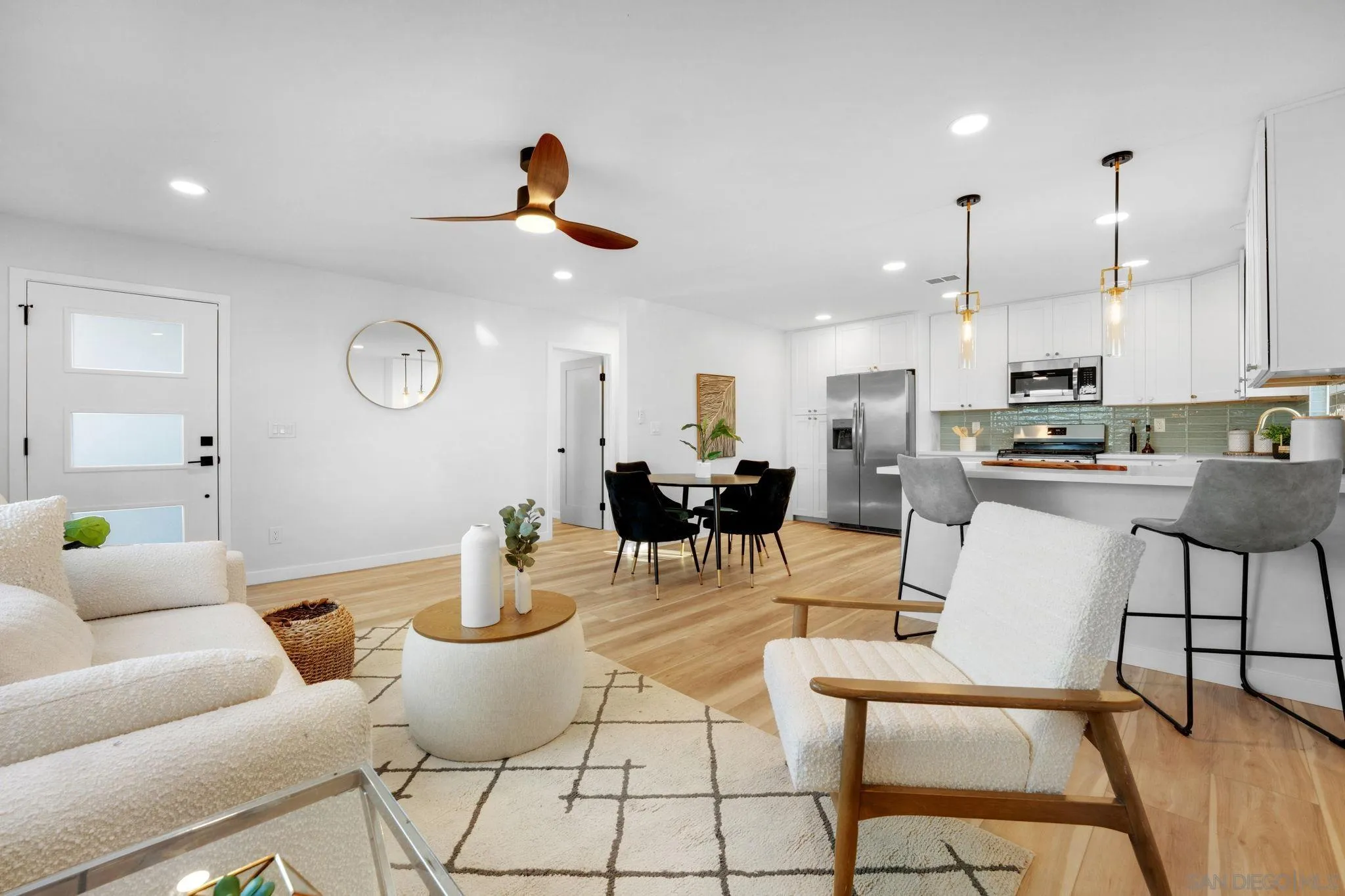 https://cdn.realtyfeed.com/cdn/127/250041810/5c3f8af95c9ce23ed66af58200fd86d5.webp