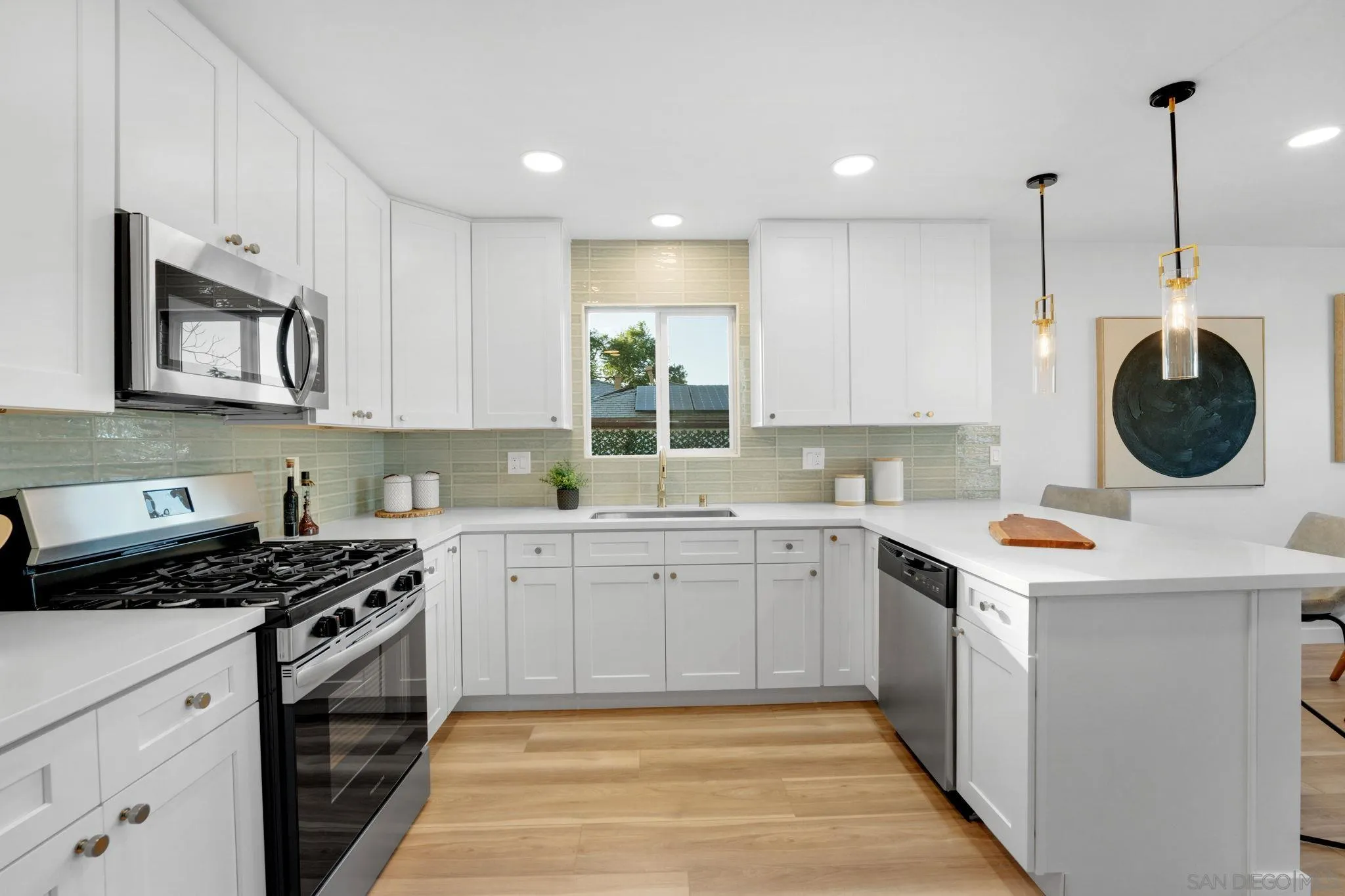 https://cdn.realtyfeed.com/cdn/127/250041810/8d202d57f8f6d8355493fffd807c4413.webp