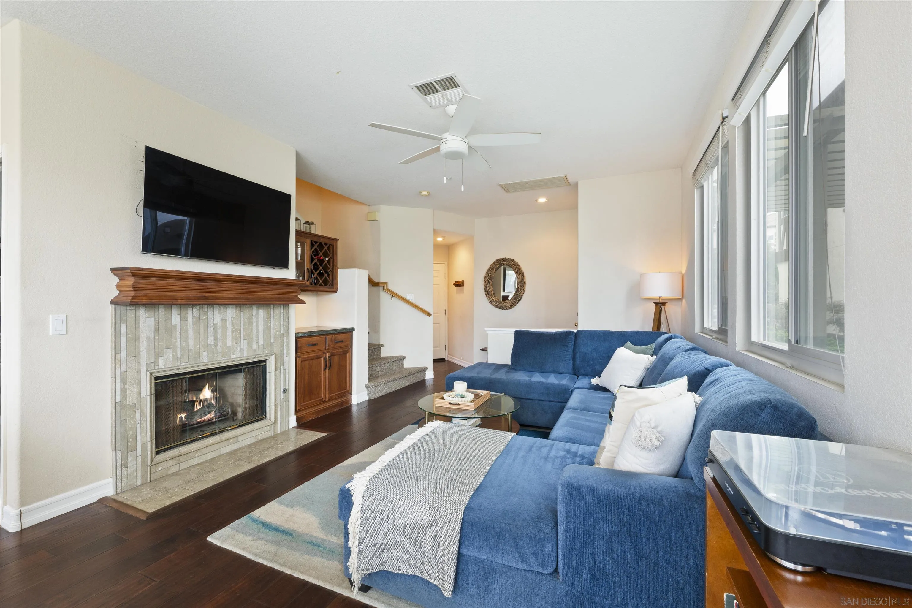 https://cdn.realtyfeed.com/cdn/127/250041812/9becf78ffa19b9dc44c41f6f21c154fc.webp