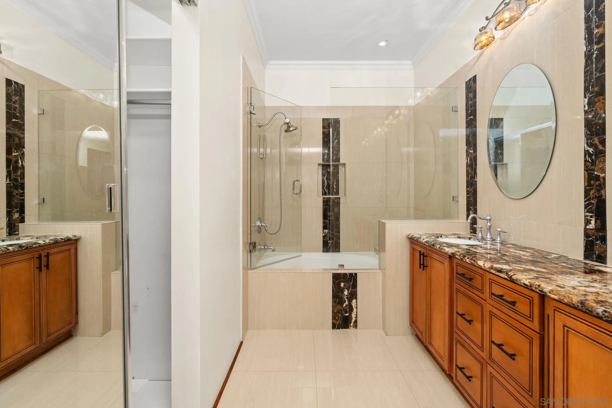 https://cdn.realtyfeed.com/cdn/127/250041813/0a5b408400578894e2d7d594f498e59e.webp