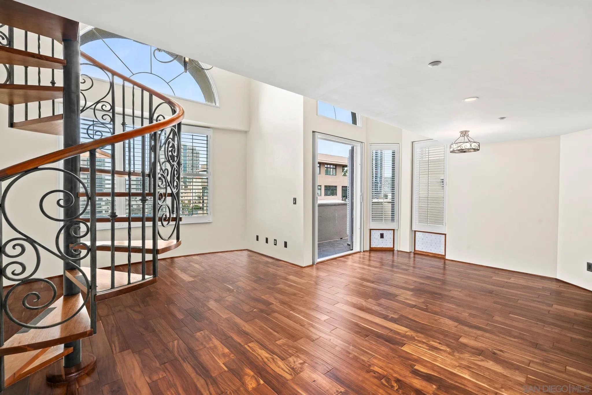 https://cdn.realtyfeed.com/cdn/127/250041813/15d12d4e9dc2901483d4c4f0057d5a69.webp