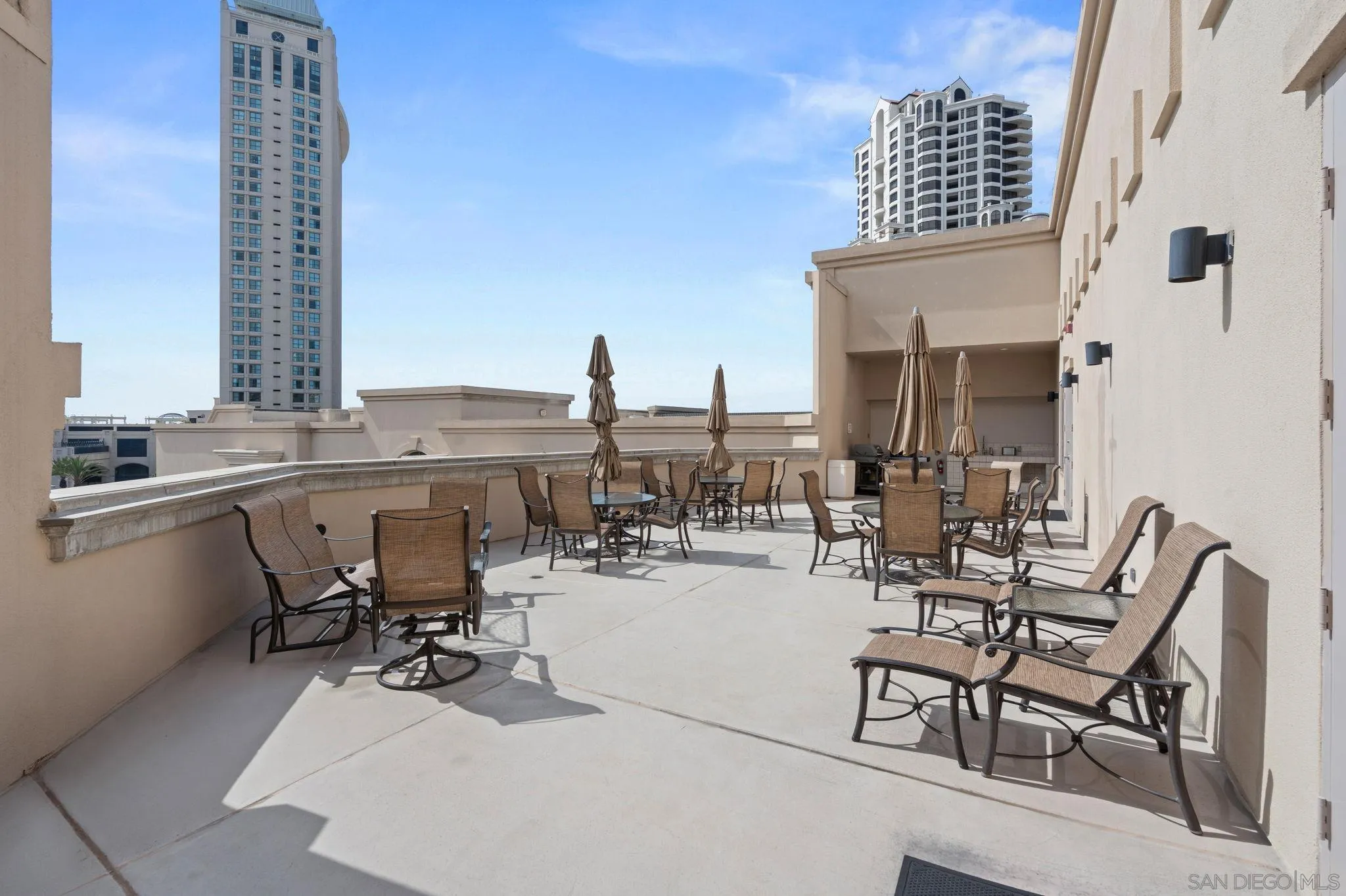 https://cdn.realtyfeed.com/cdn/127/250041813/27f2cceb8112622dc96eaa4337b1092d.webp