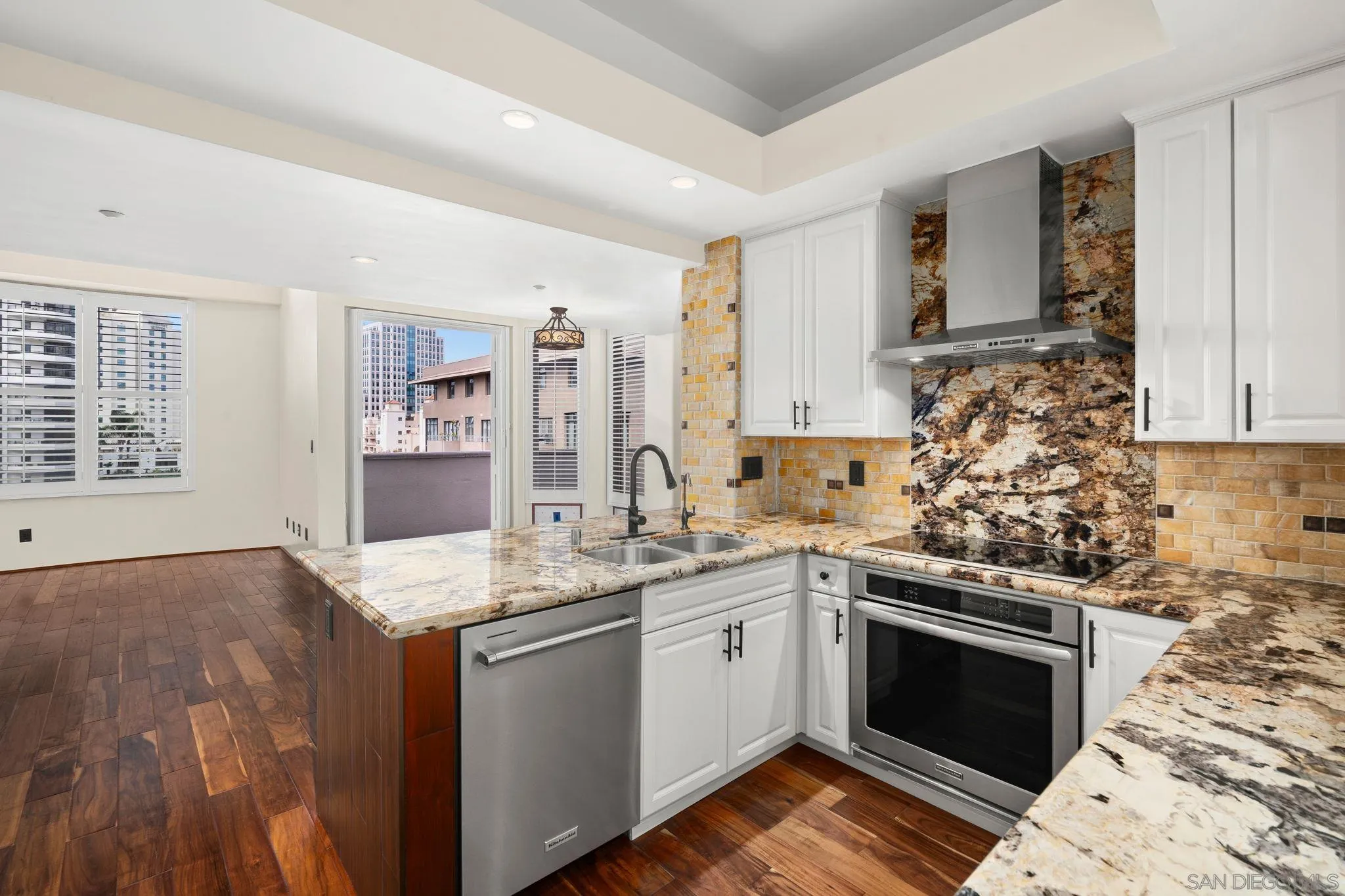 https://cdn.realtyfeed.com/cdn/127/250041813/3bef92e8980993a06ec3b7657cfad5e6.webp