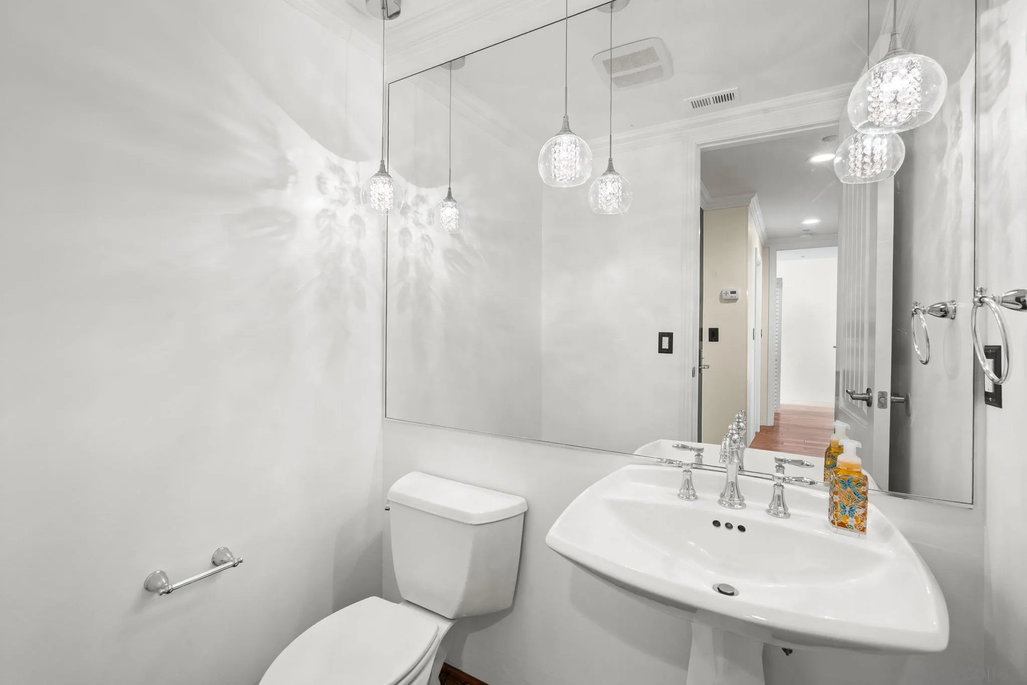 https://cdn.realtyfeed.com/cdn/127/250041813/4b72c46fd8ea2cb412ccc841ebed6116.webp