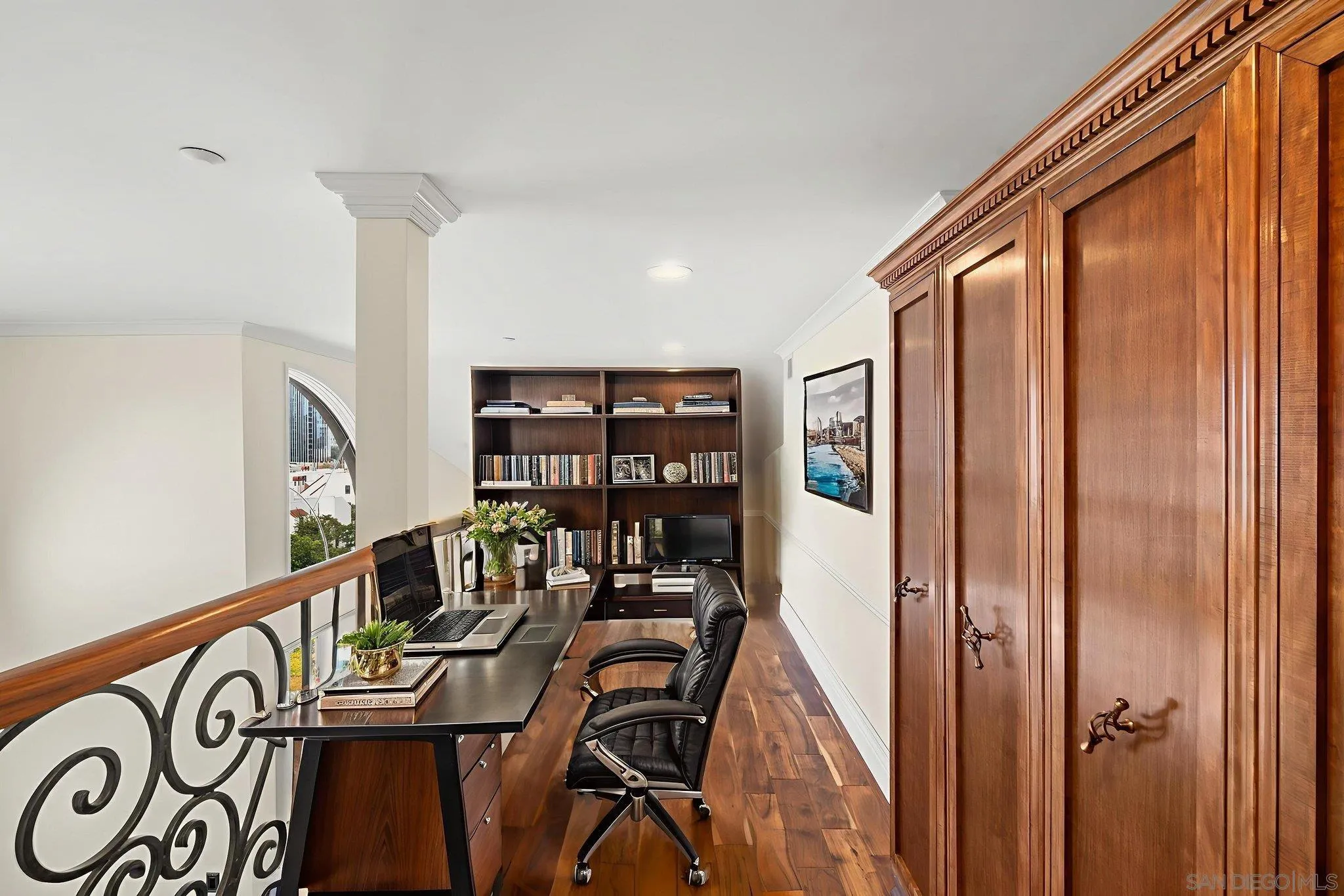 https://cdn.realtyfeed.com/cdn/127/250041813/5b848dd1ecad7d5fc3b57db567bc8b89.webp