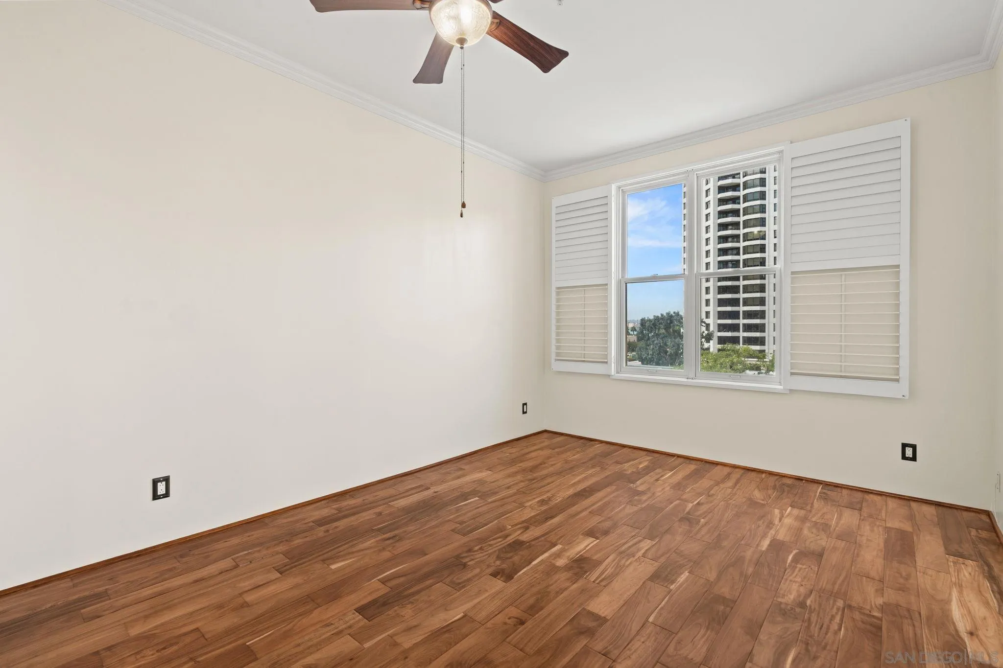 https://cdn.realtyfeed.com/cdn/127/250041813/7f380f190cb05989b0dd69c1c507888e.webp