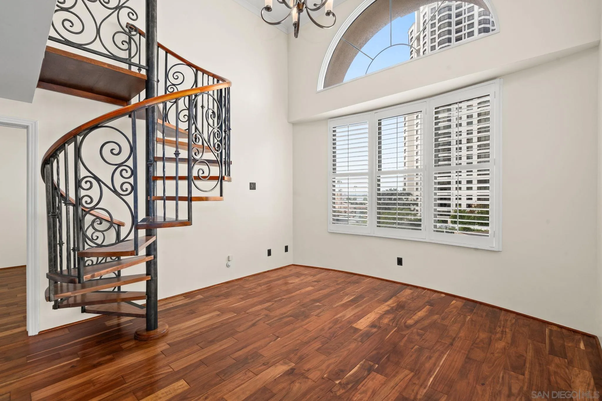 https://cdn.realtyfeed.com/cdn/127/250041813/9c73a7c64a45d38a26db8276503fd40f.webp