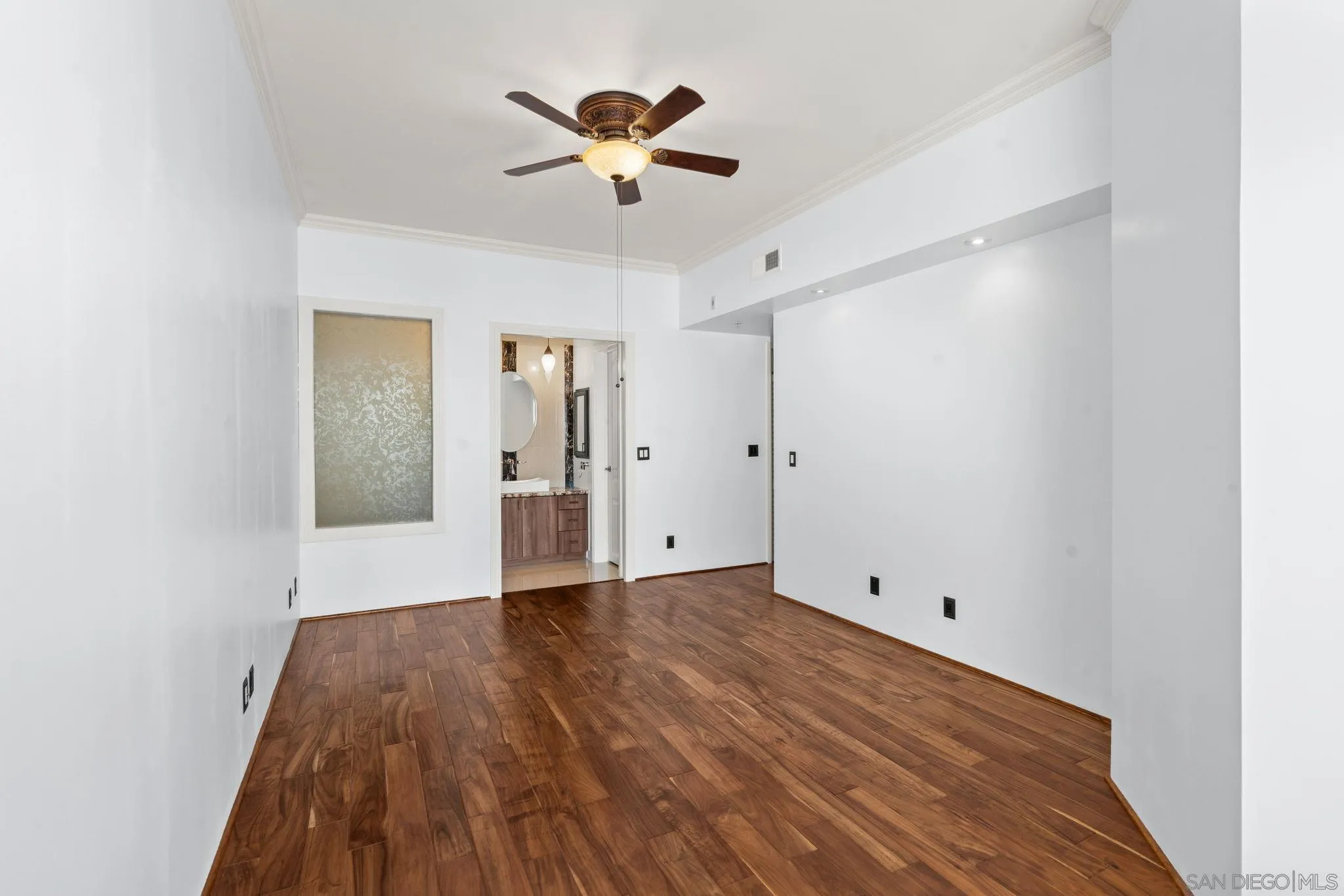 https://cdn.realtyfeed.com/cdn/127/250041813/da7ff14a08fe706fd2455d9c65ca9632.webp