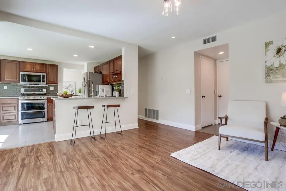 https://cdn.realtyfeed.com/cdn/127/250041814/27f9a49c5748ad555a5c6441b53a7f87.webp