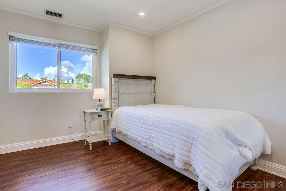 https://cdn.realtyfeed.com/cdn/127/250041814/4557d38c5e79d2ea5b2830eb976d14dc.webp