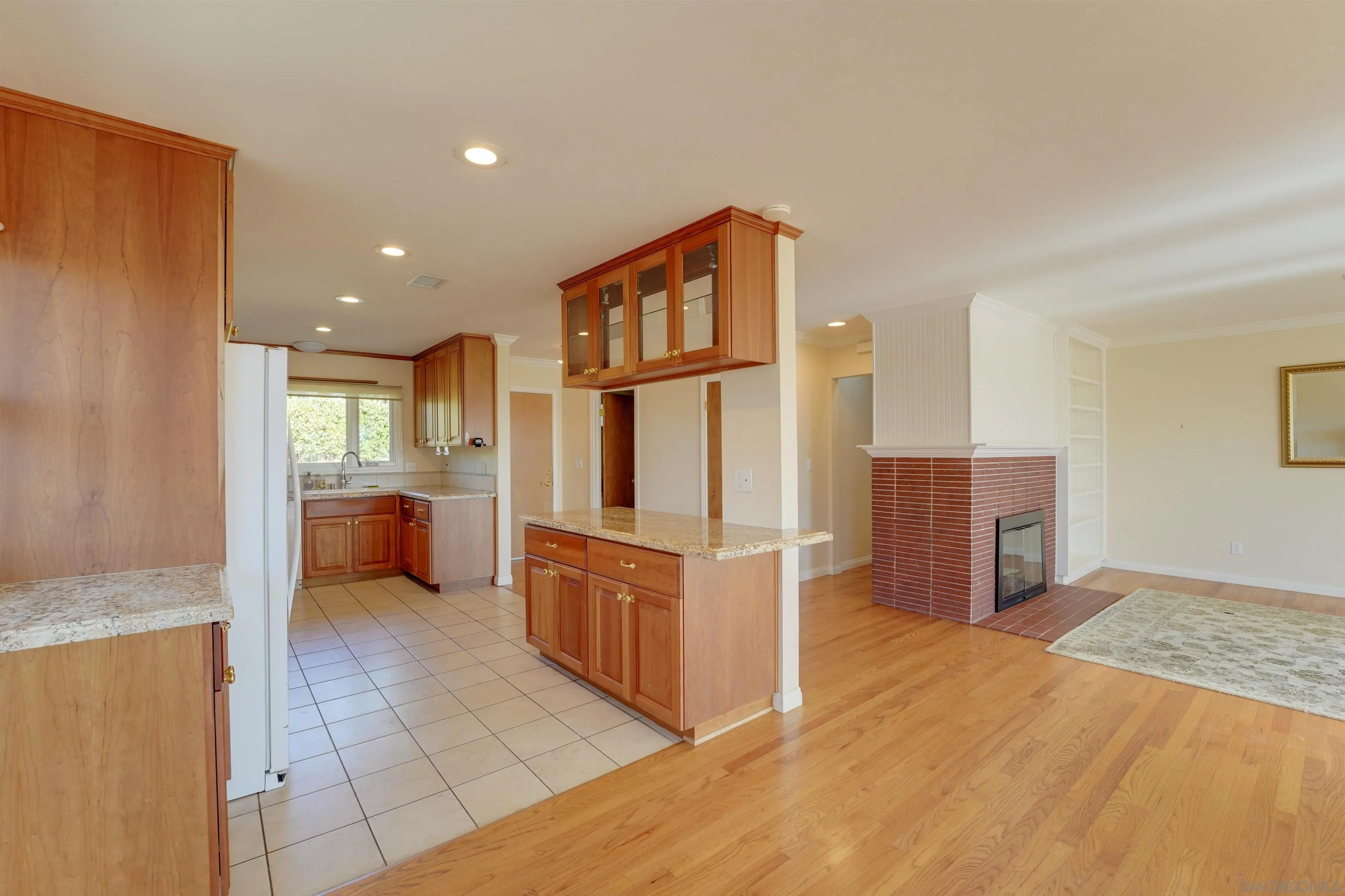 https://cdn.realtyfeed.com/cdn/127/250041819/11d613ce1590fc89cf8452c0eac16dd8.webp
