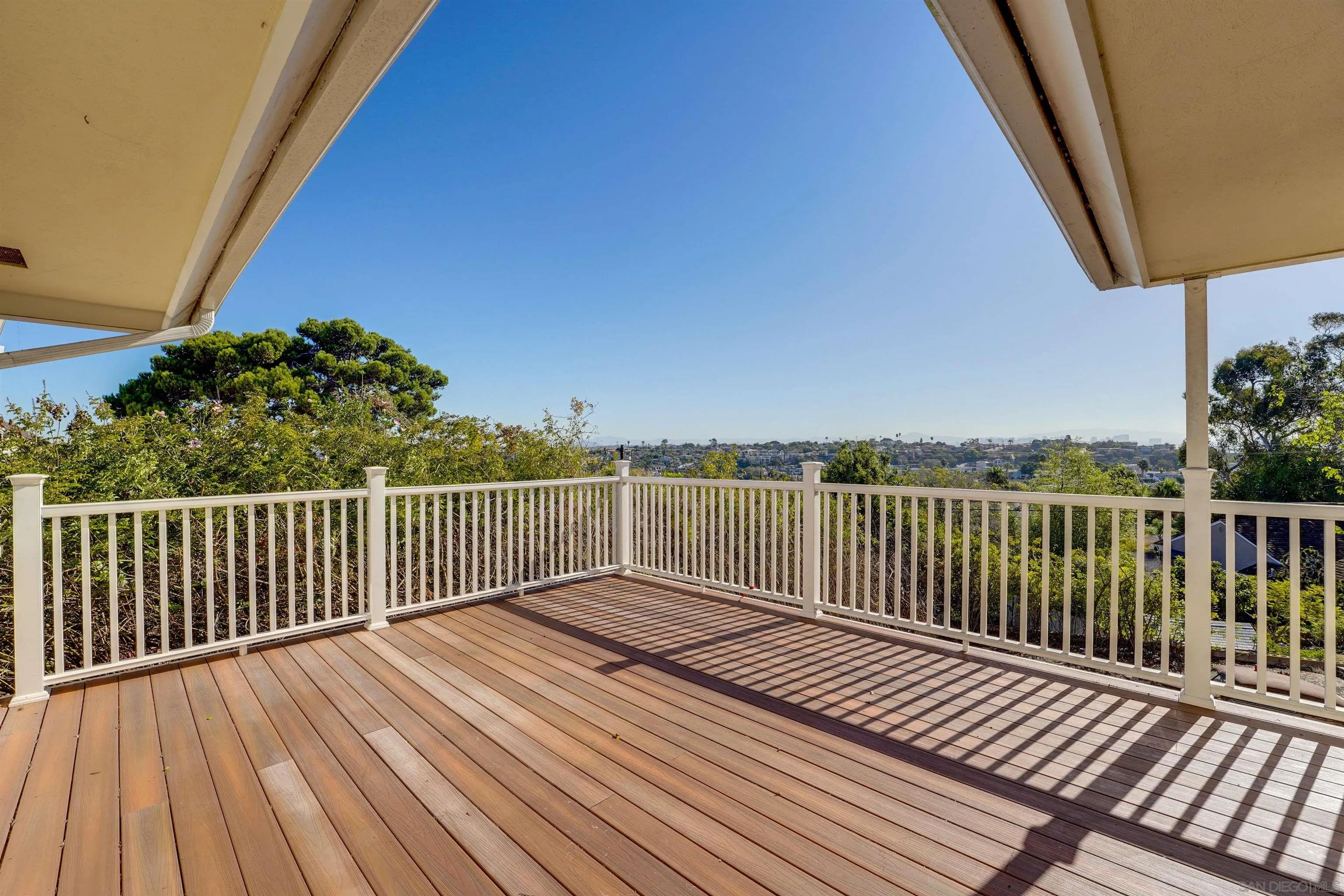 https://cdn.realtyfeed.com/cdn/127/250041819/292c26b156aaa0c8a9168ca2d88c4b84.webp