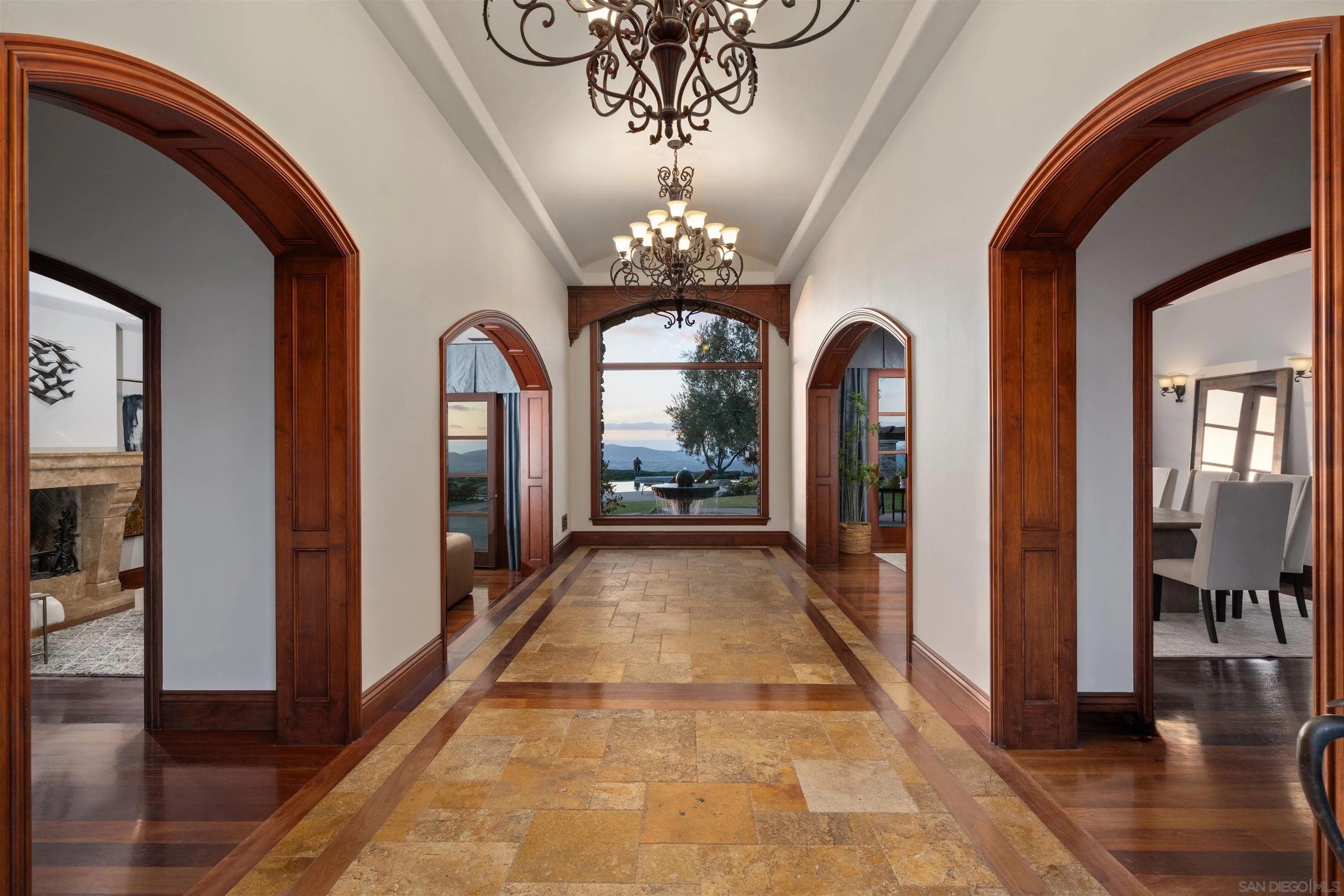 https://cdn.realtyfeed.com/cdn/127/250041821/4b4fea47bba4508bd440a47e7f9f9657.webp