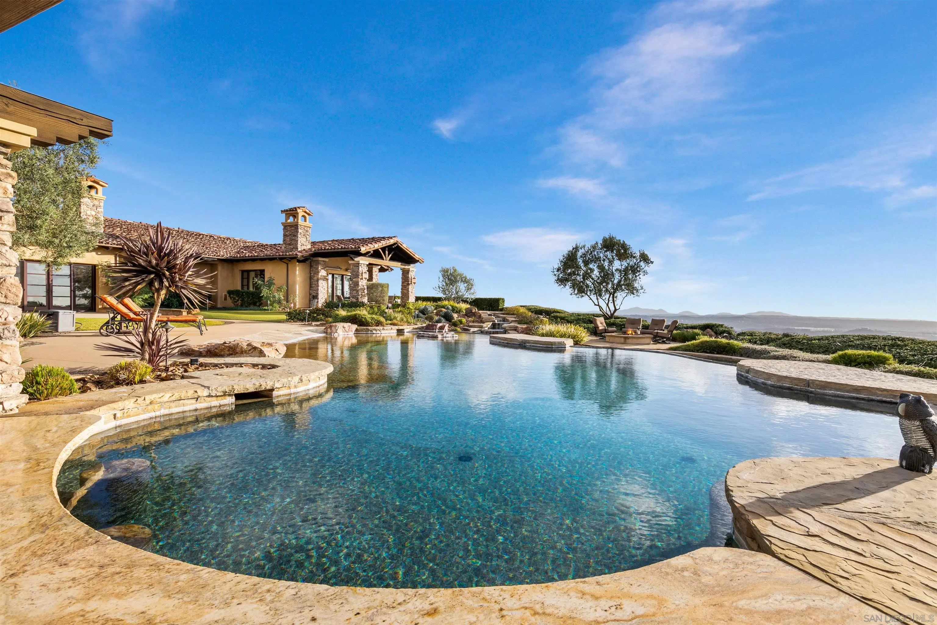 https://cdn.realtyfeed.com/cdn/127/250041821/4e00e02fa9f59ad59c64bf83cd47f612.webp