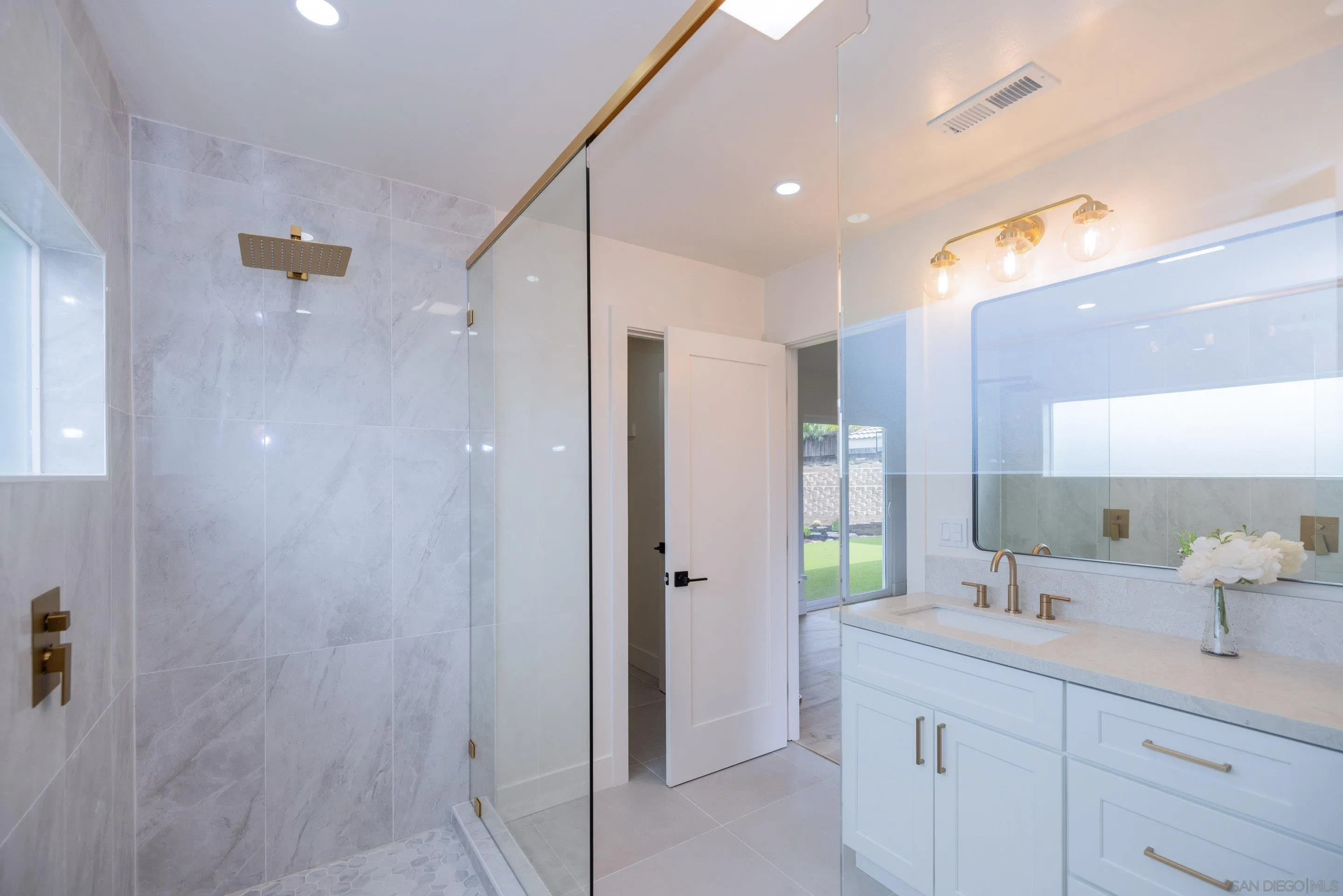 https://cdn.realtyfeed.com/cdn/127/250041822/04a02c6d1c20d4973fb64765f5a7433d.webp
