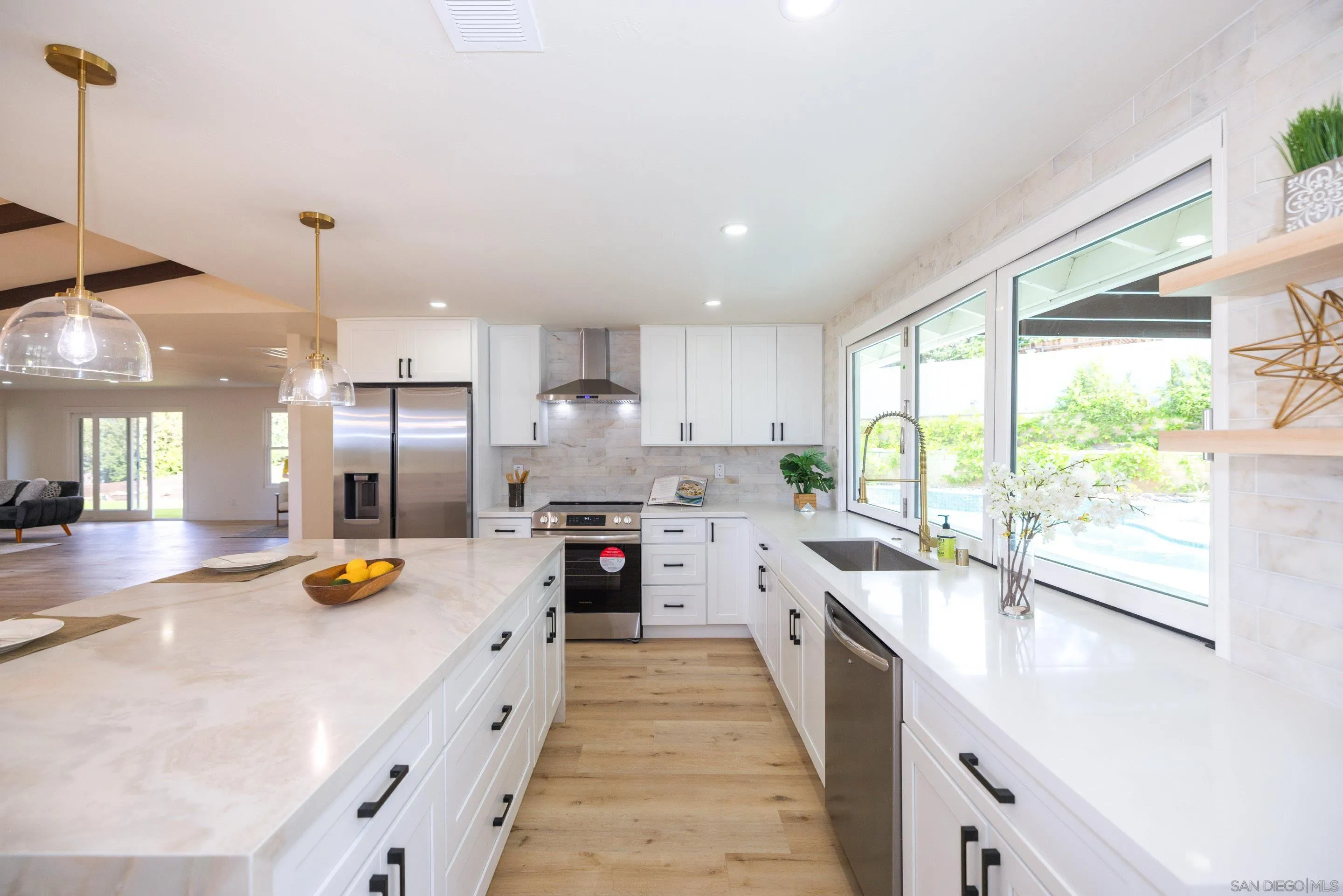 https://cdn.realtyfeed.com/cdn/127/250041822/051f1d64734302895cc12fe6e71516b6.webp