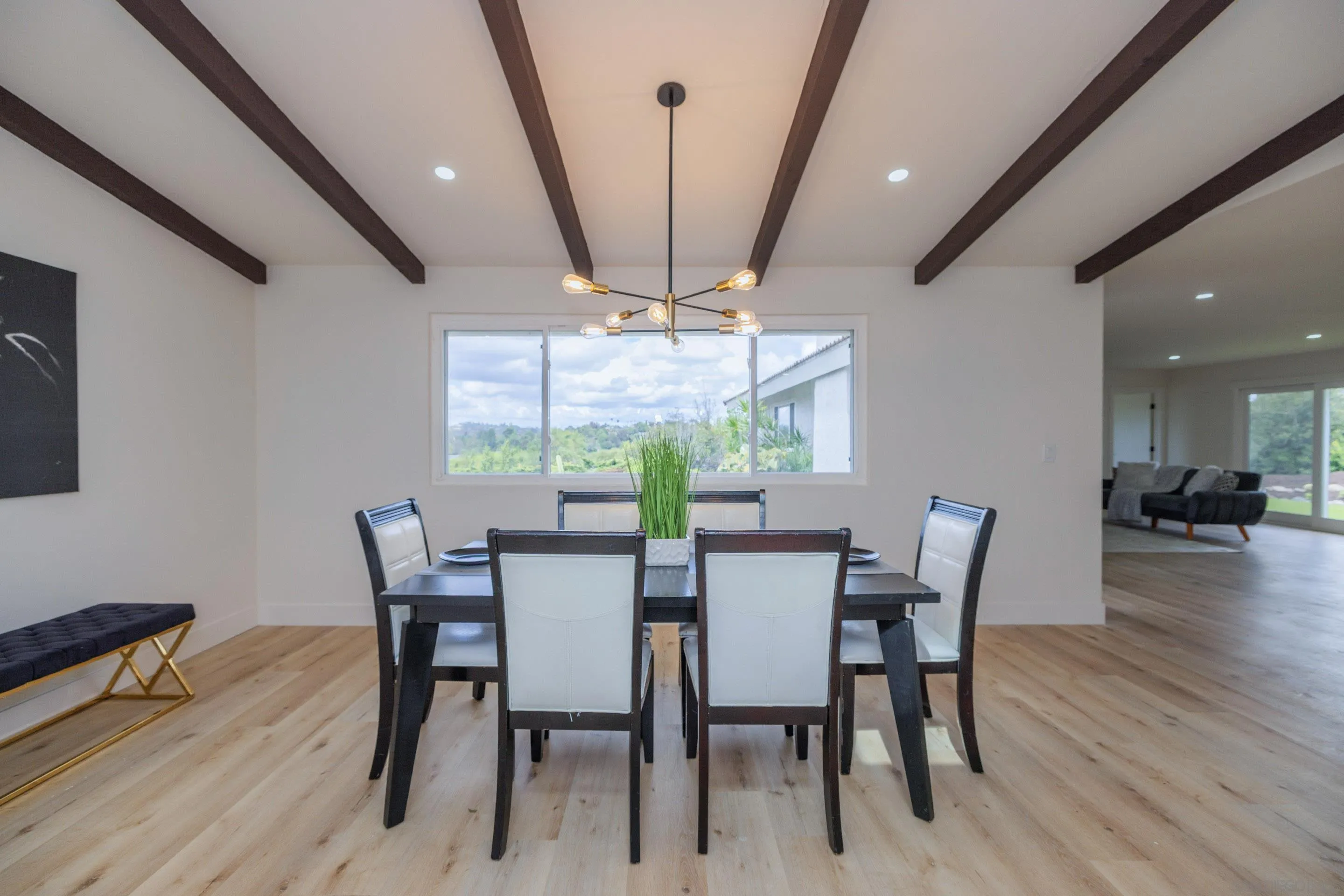 https://cdn.realtyfeed.com/cdn/127/250041822/13b93c4f0f560127060b9a4c1e28d496.webp