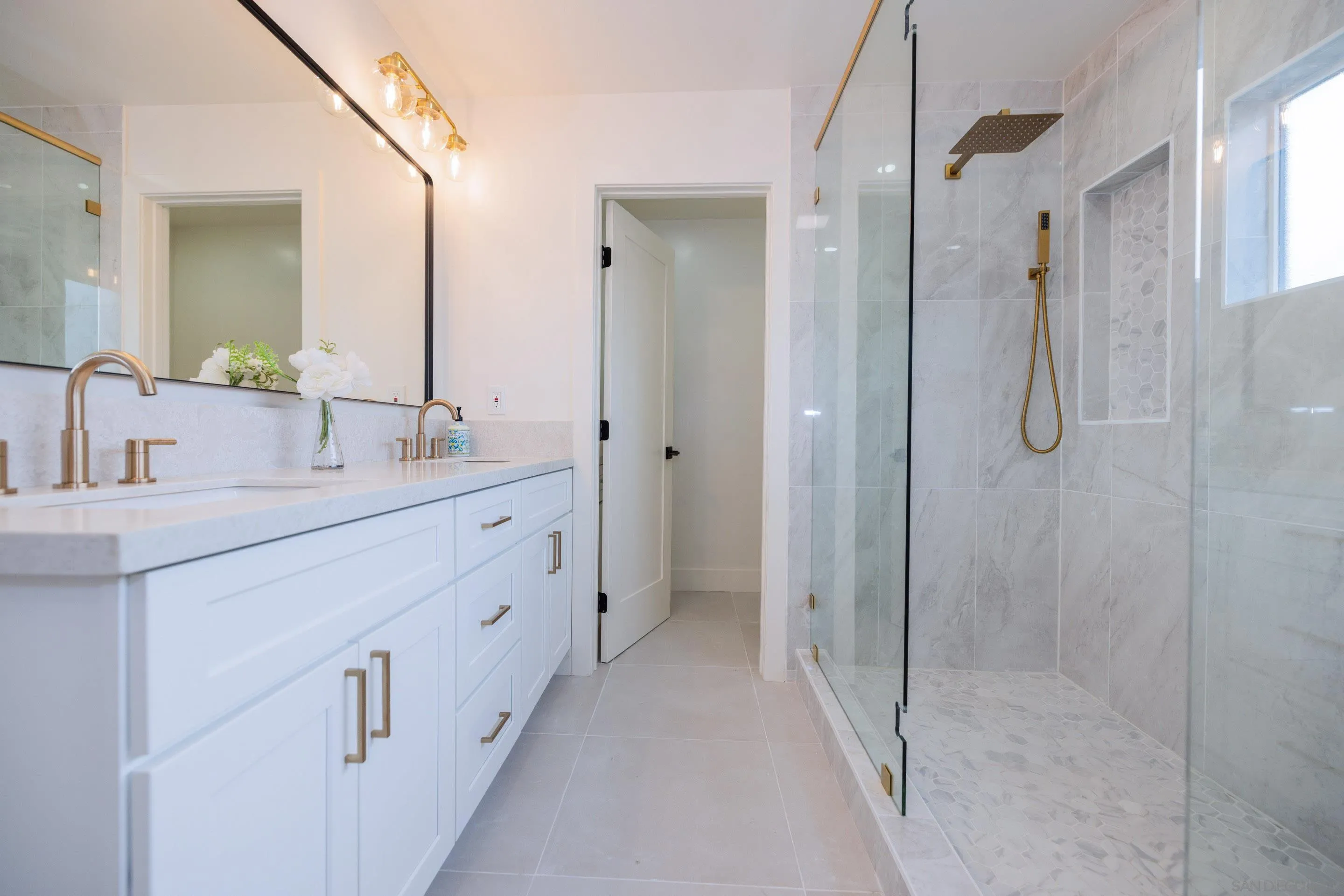 https://cdn.realtyfeed.com/cdn/127/250041822/6b7326cd115f9e4beb620a3abeeda0d7.webp