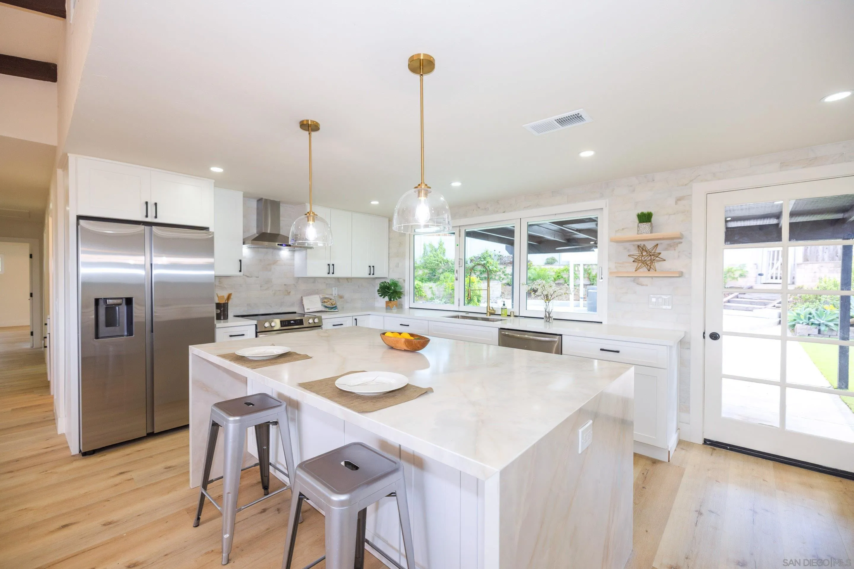 https://cdn.realtyfeed.com/cdn/127/250041822/a6399aa72e3ab4d2c3eb5380c9dd93b6.webp